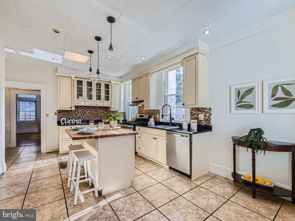 LOCH HILL - Residential