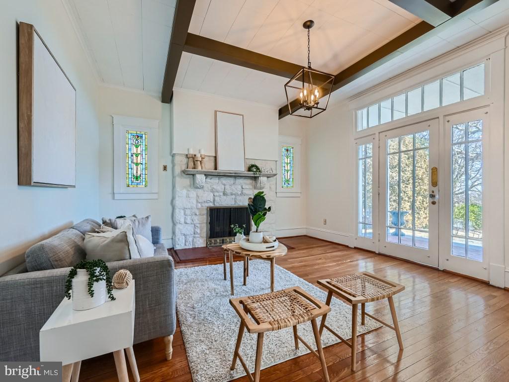 LOCH HILL - Residential