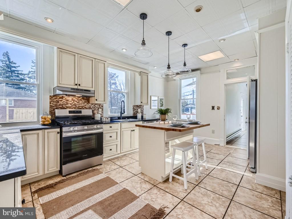 LOCH HILL - Residential