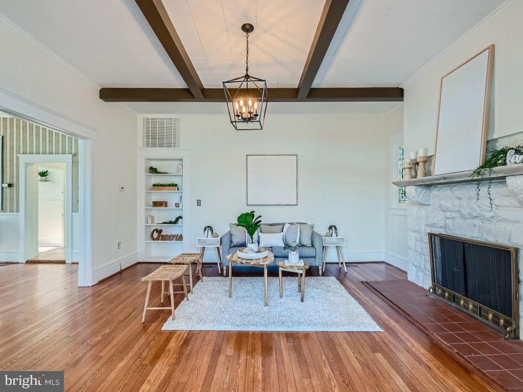 LOCH HILL - Residential