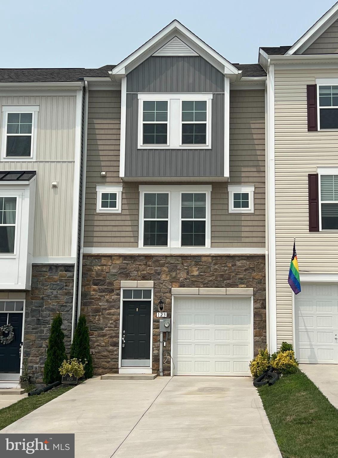 Looking for a Townhome rental. Don't miss this new home in a great location. Close the shopping and interstate 81. Move in asap. The home includes a washer and dryer and all kitchen appliances.
3 BRs and 2-1/2 baths. Large deck (check out the photos). The main level consists of a large eat-in kitchen, living room, extra sitting area and a convenient 1/2 bath.
Lower level has a family room and ground level walk-out. Also a garage with automatic opener.
The upped level has 3 bedroom and two full baths. The master bath has a large bathtub and separate shower. Also a walk-in closet in the master.
EXTRA $200.00 PET SECURITY DEPOSIT
Come see and make yourself at home.