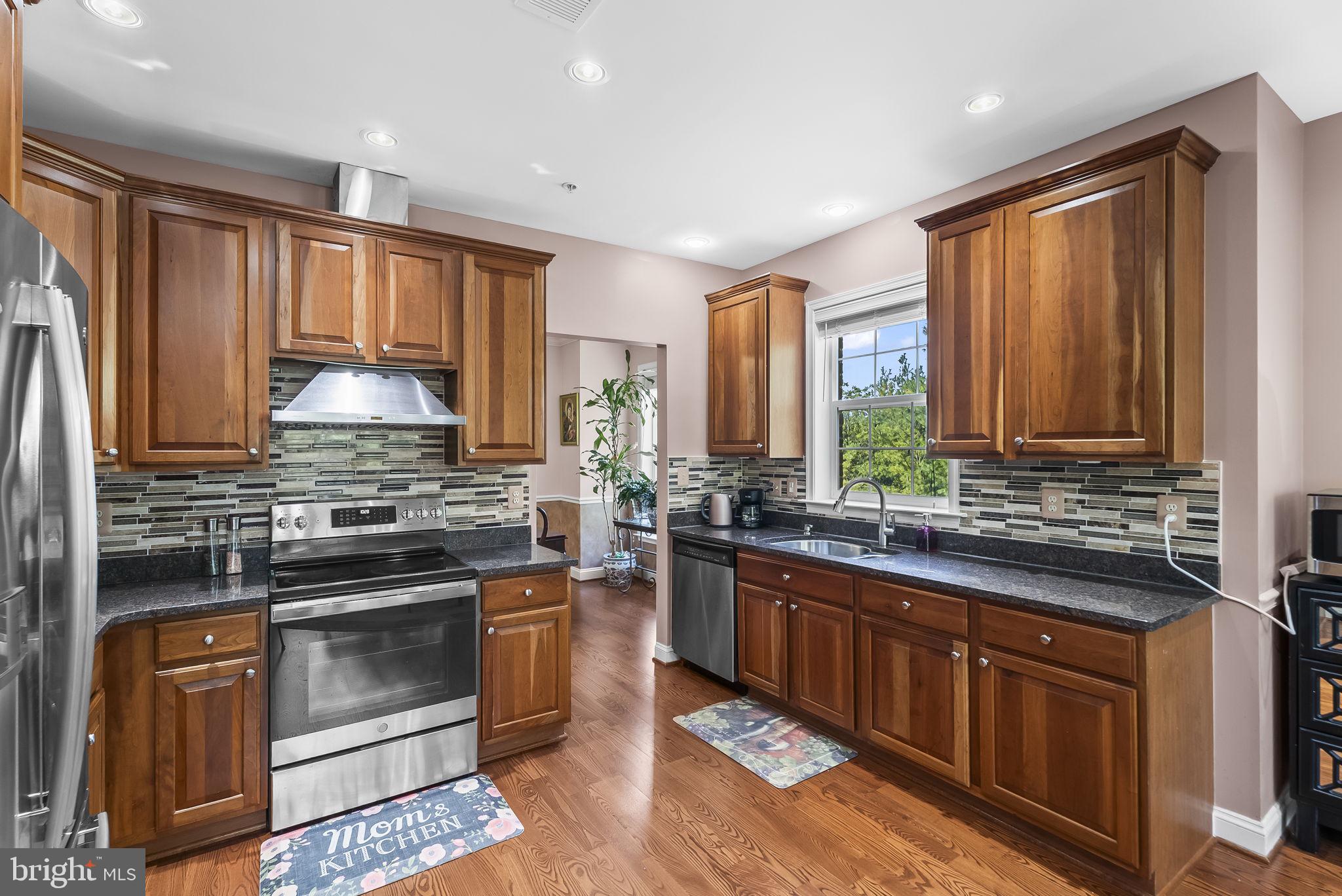 FIELDSTONE AT RIVER HILL - Residential