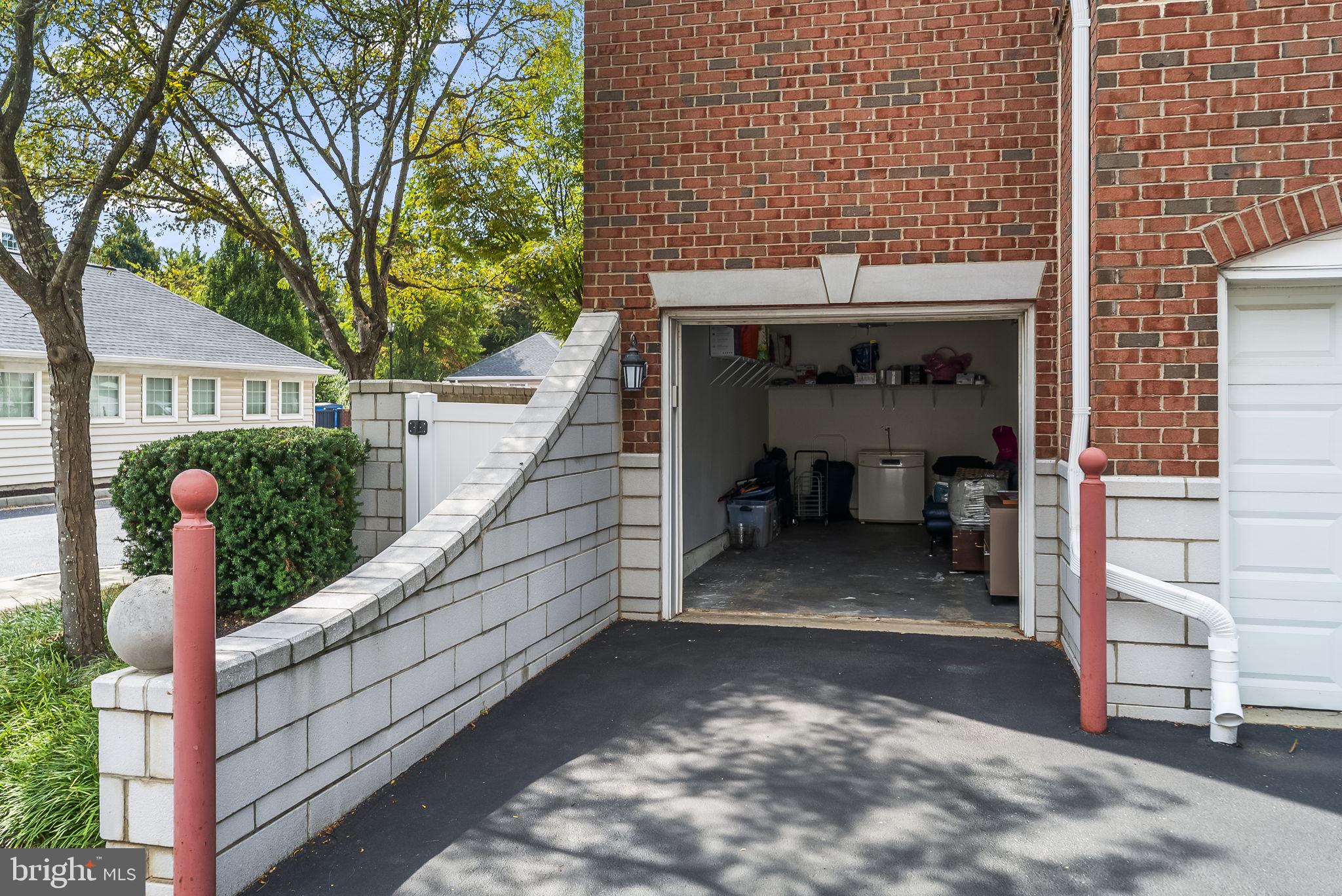 FIELDSTONE AT RIVER HILL - Residential