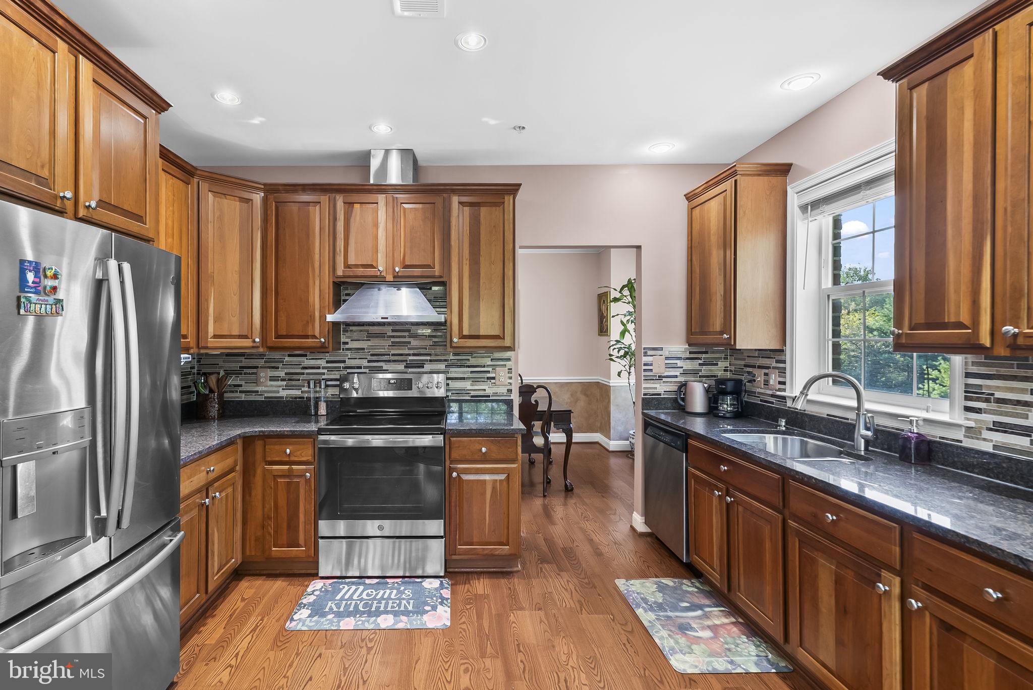 FIELDSTONE AT RIVER HILL - Residential