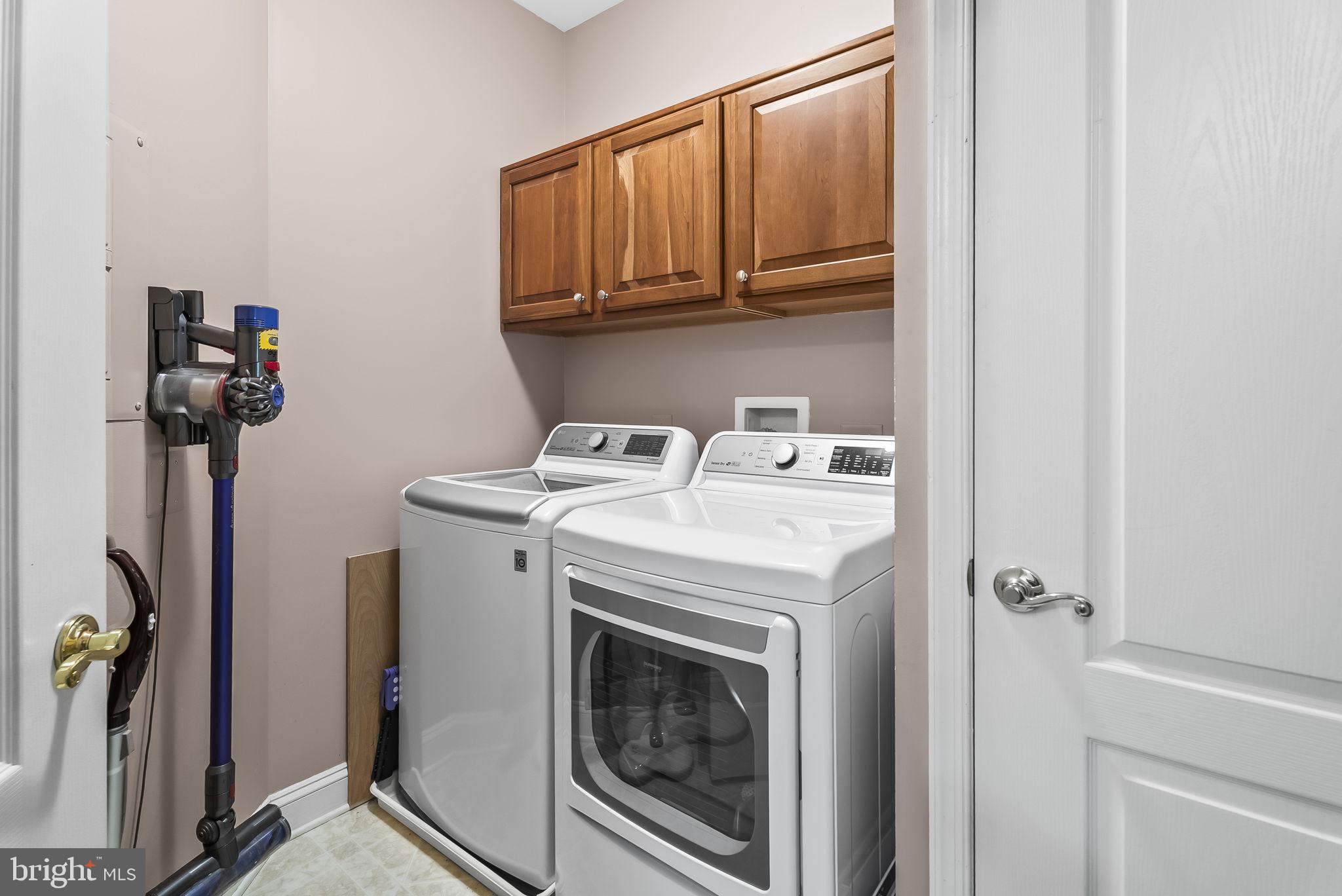 FIELDSTONE AT RIVER HILL - Residential