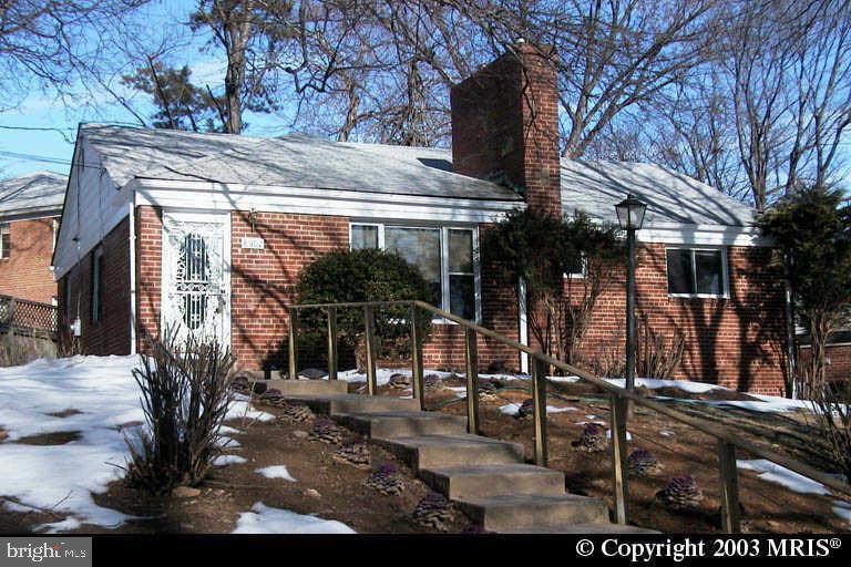 ROSEMARY KNOLLS - Residential Lease