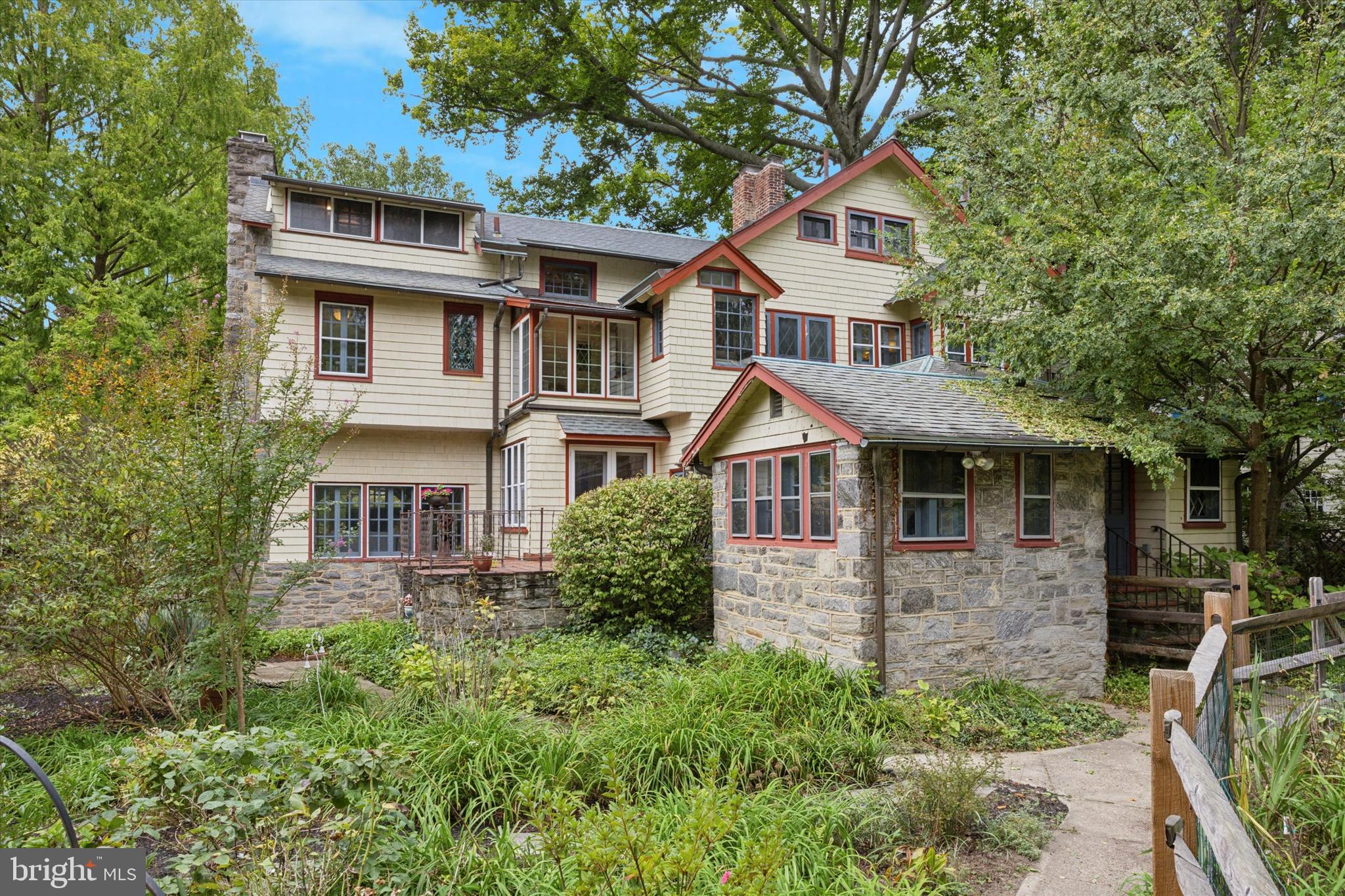 SWARTHMORE HILLS - Residential