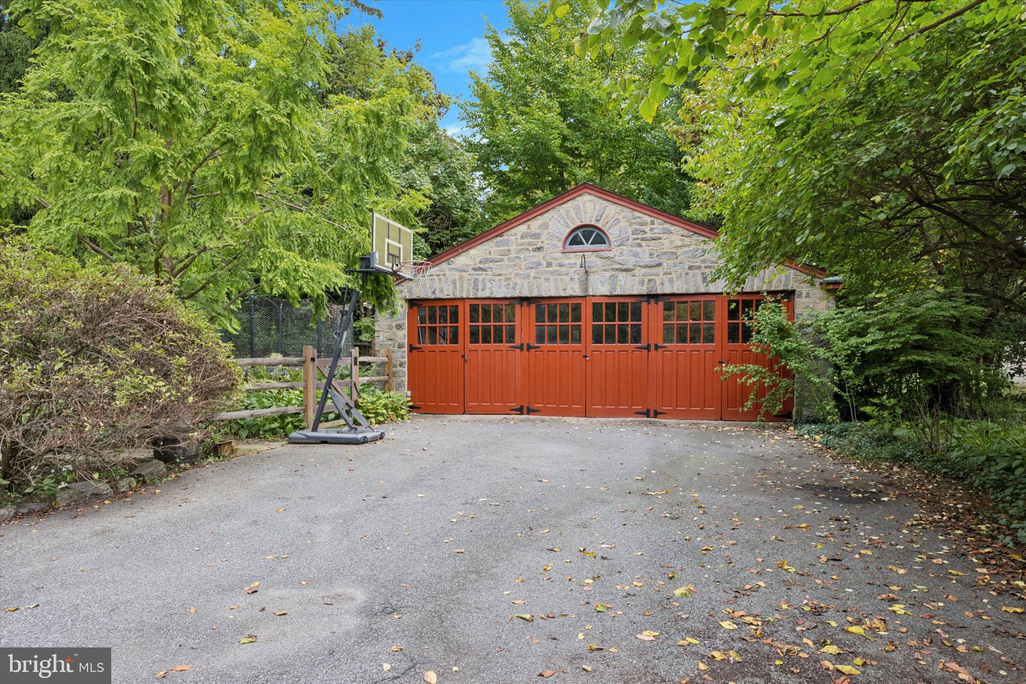 SWARTHMORE HILLS - Residential