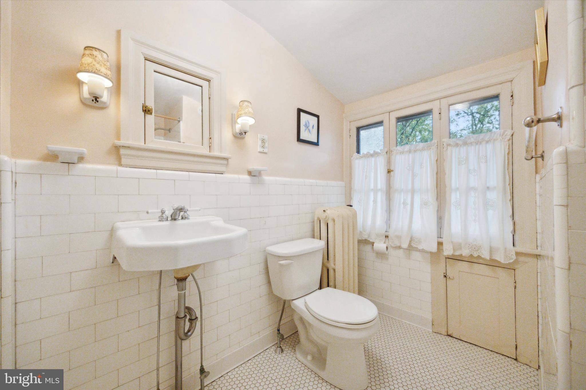 SWARTHMORE HILLS - Residential