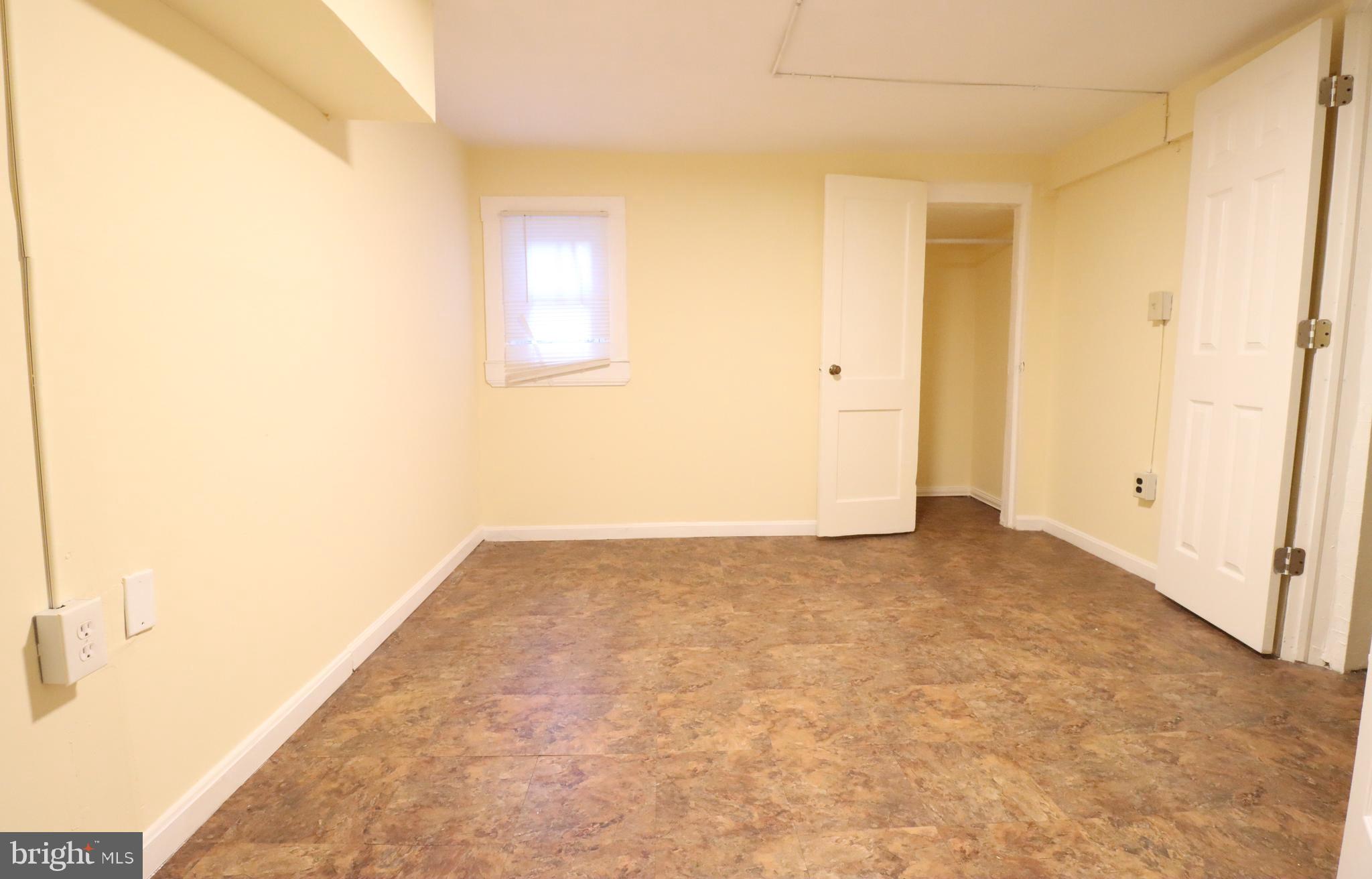 BARCLAY - Residential Lease