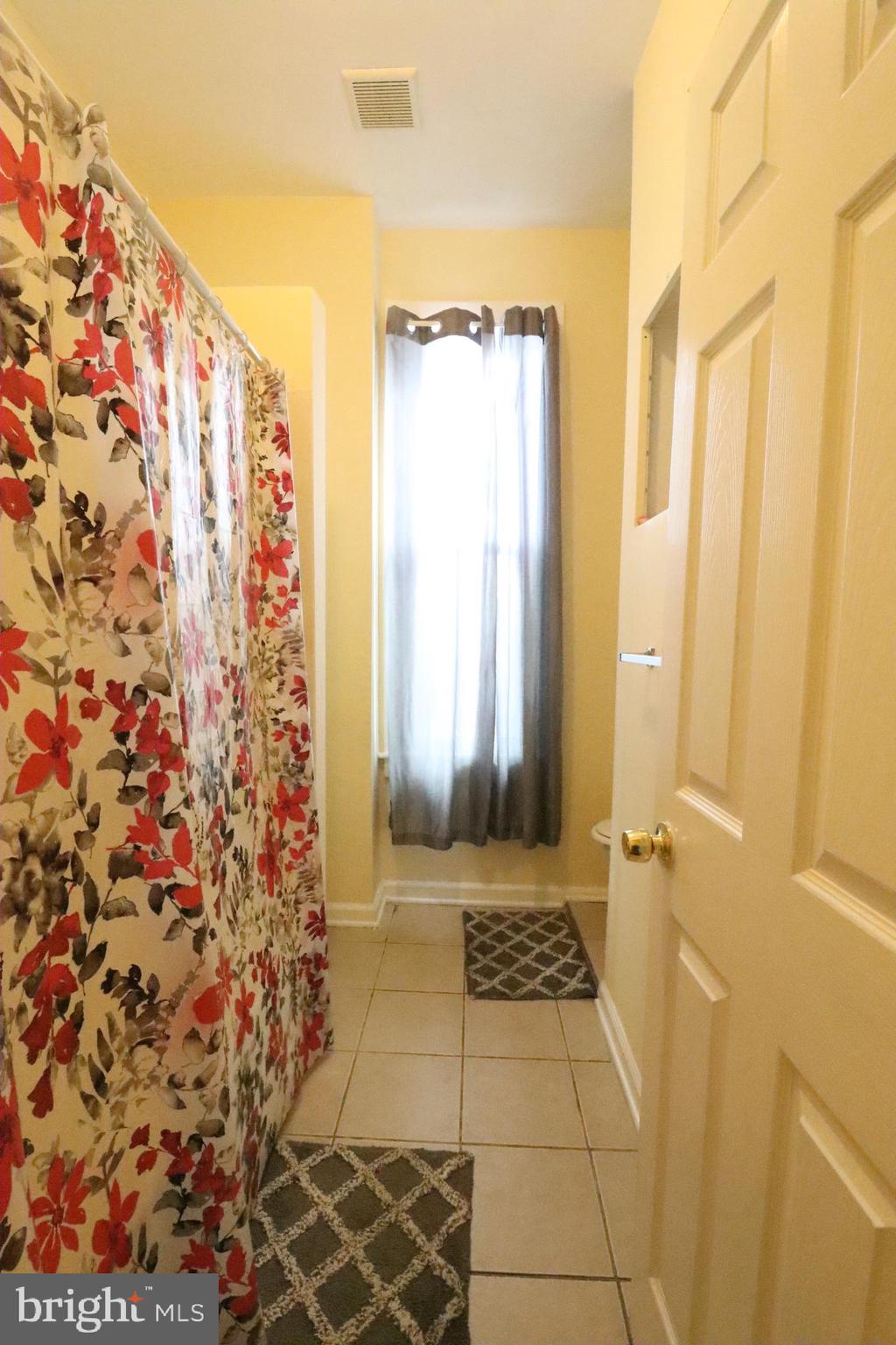 BARCLAY - Residential Lease