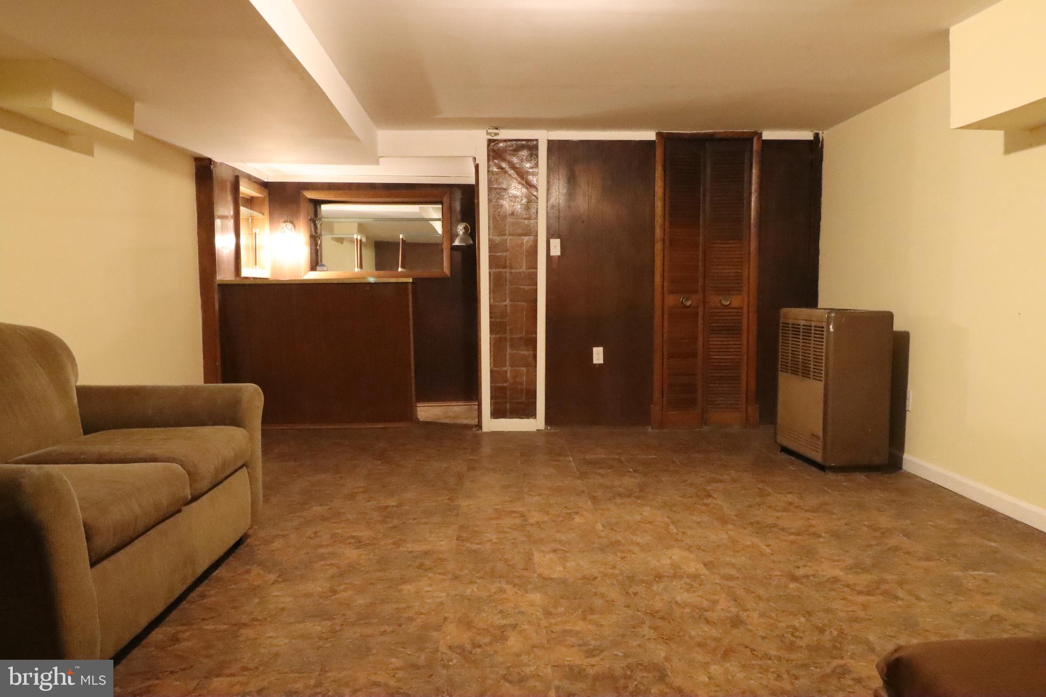 BARCLAY - Residential Lease