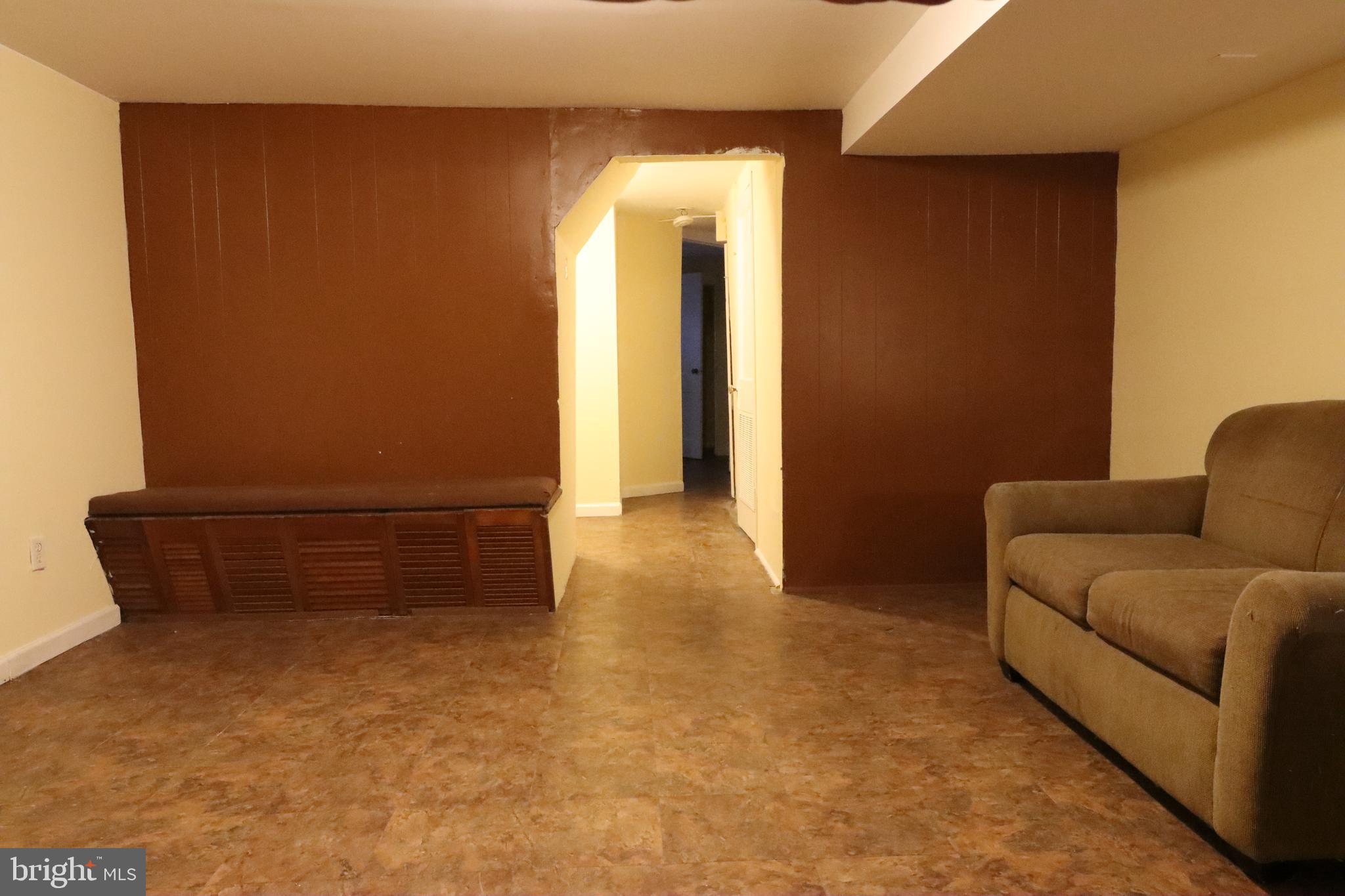 BARCLAY - Residential Lease