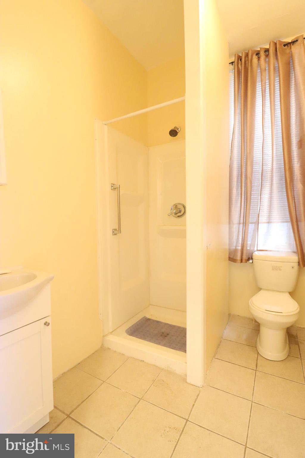 BARCLAY - Residential Lease