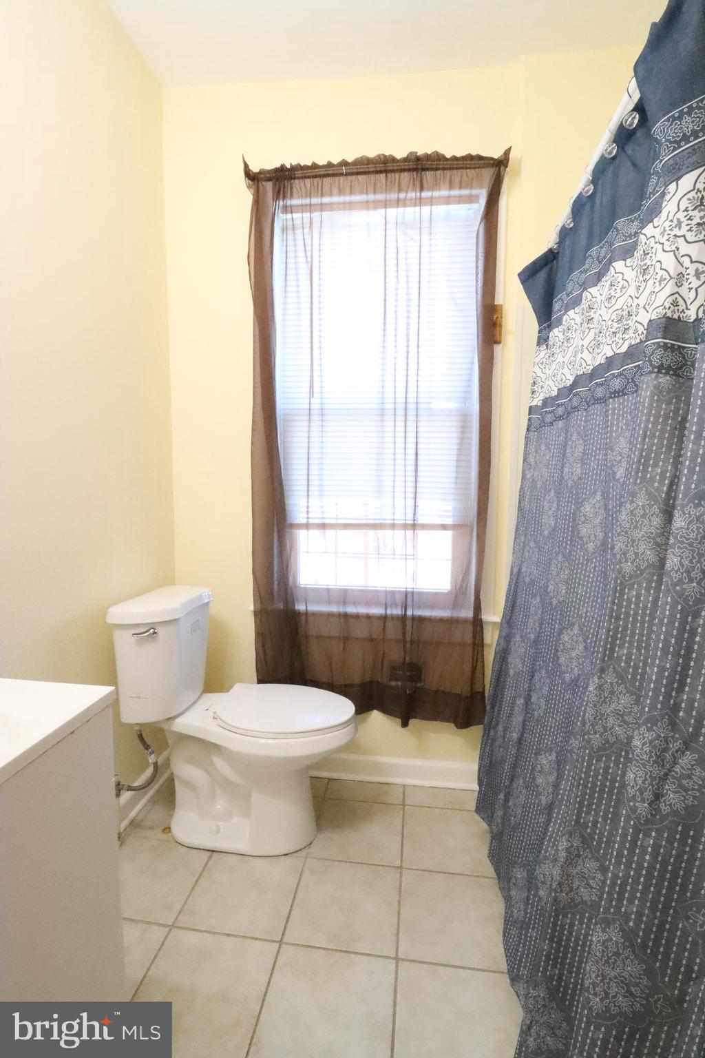 BARCLAY - Residential Lease