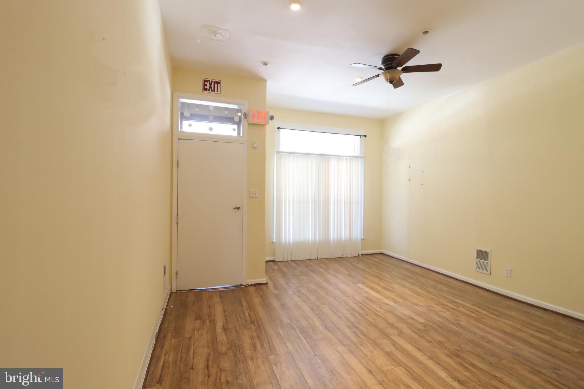 BARCLAY - Residential Lease