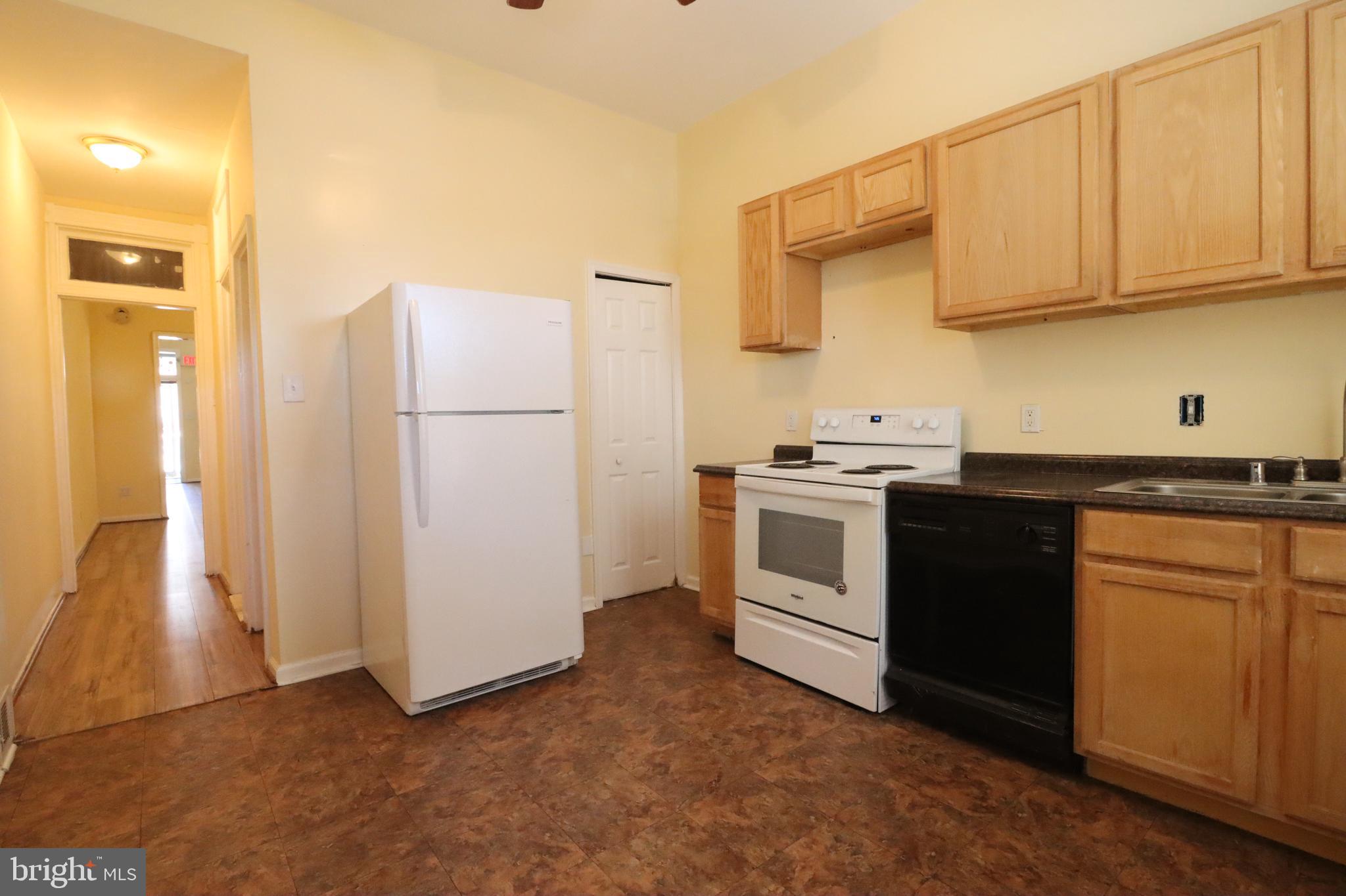 BARCLAY - Residential Lease