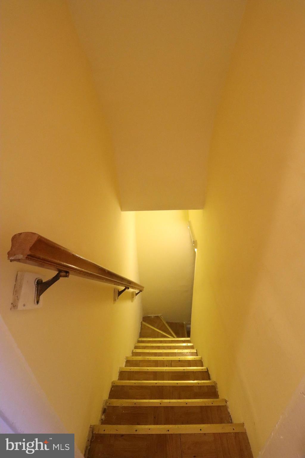 BARCLAY - Residential Lease