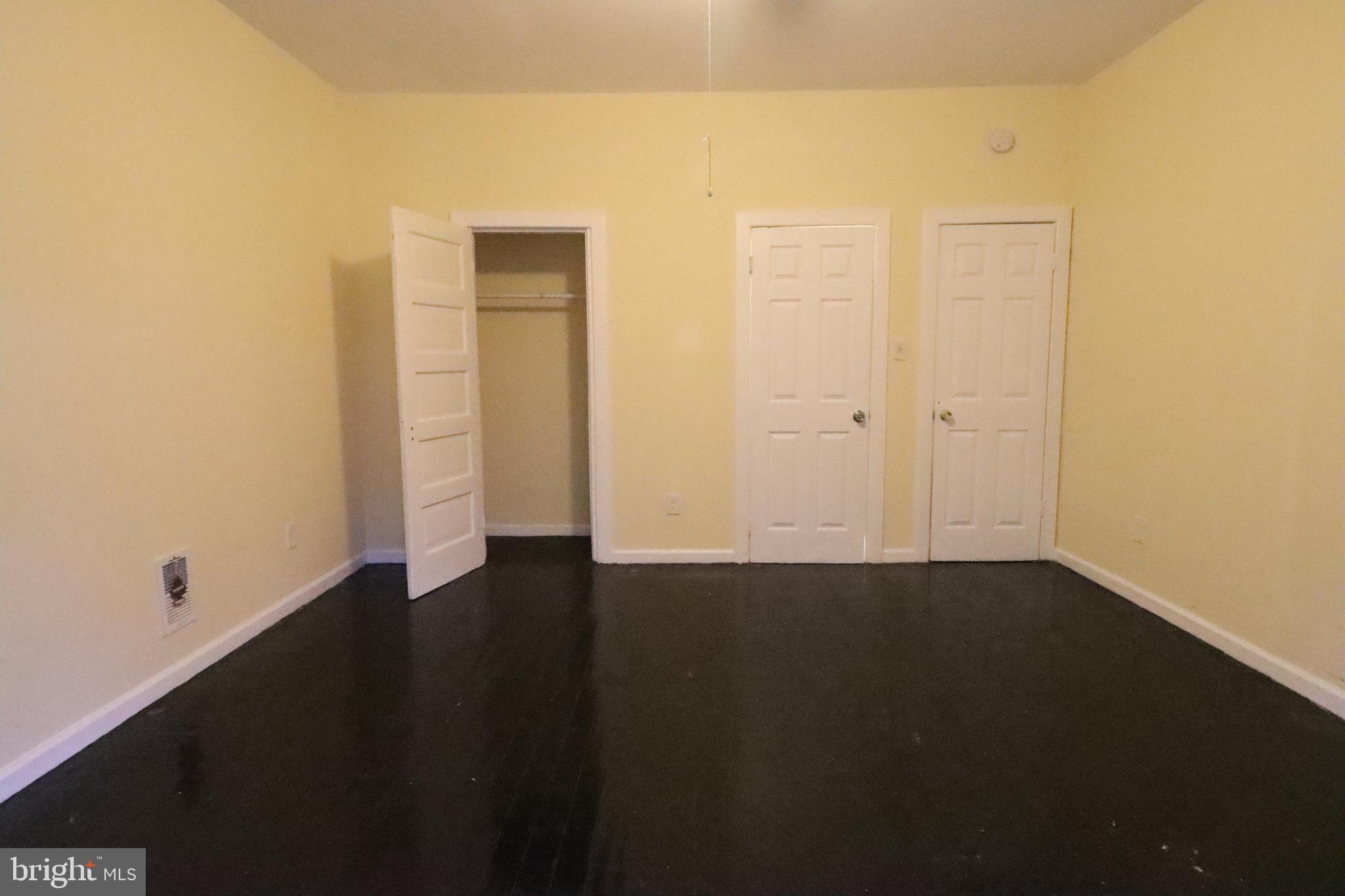 BARCLAY - Residential Lease