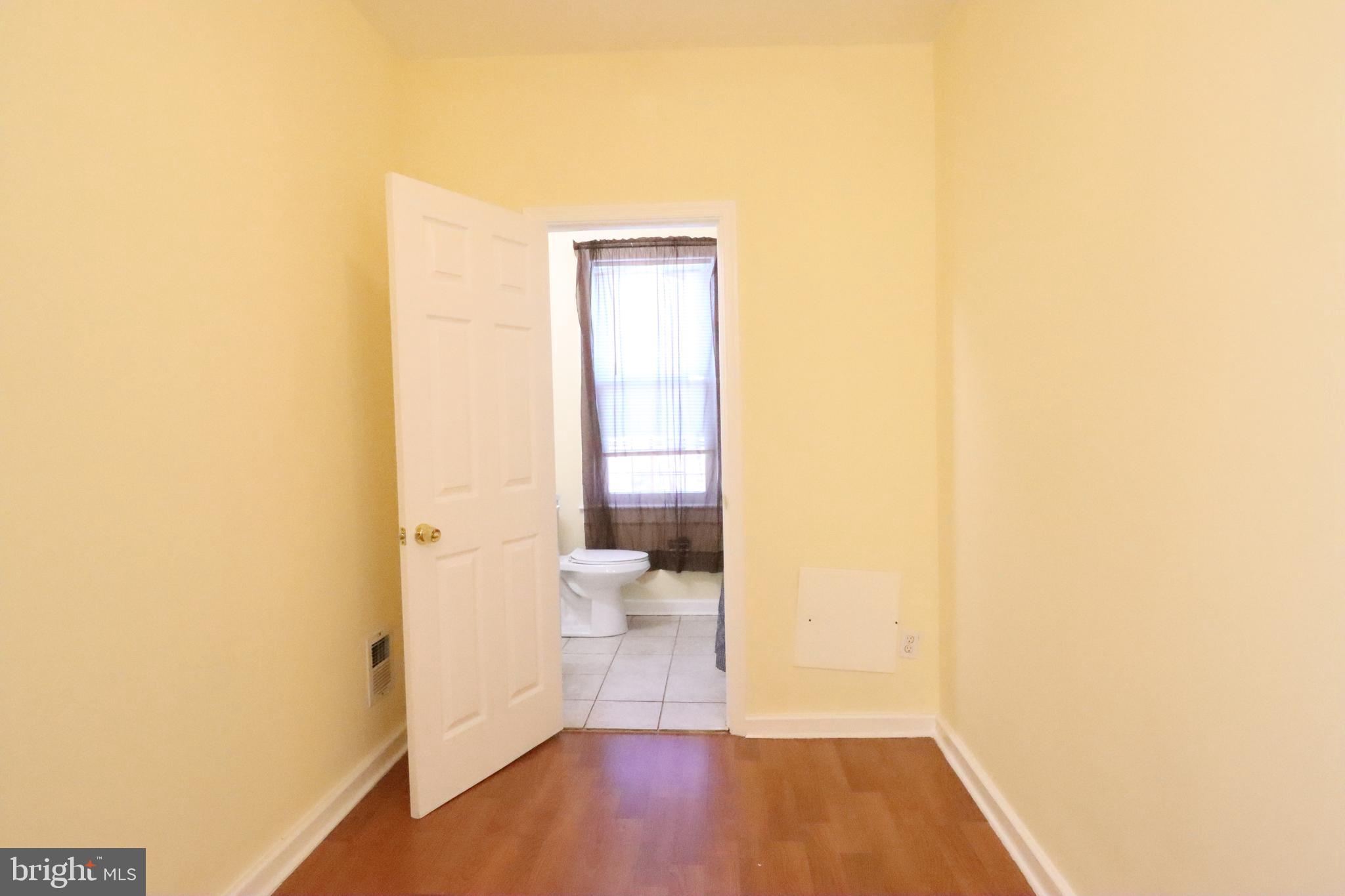 BARCLAY - Residential Lease