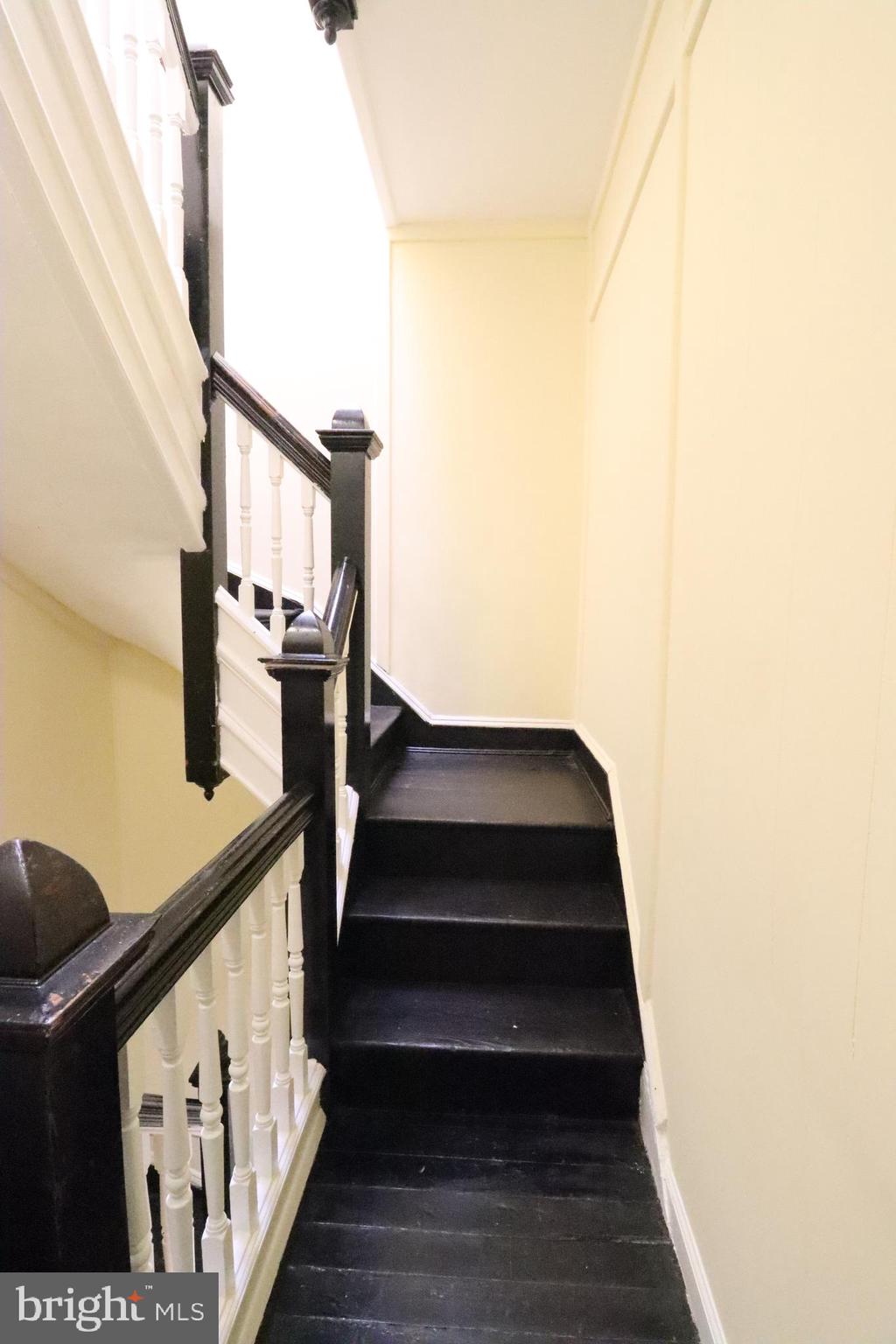 BARCLAY - Residential Lease