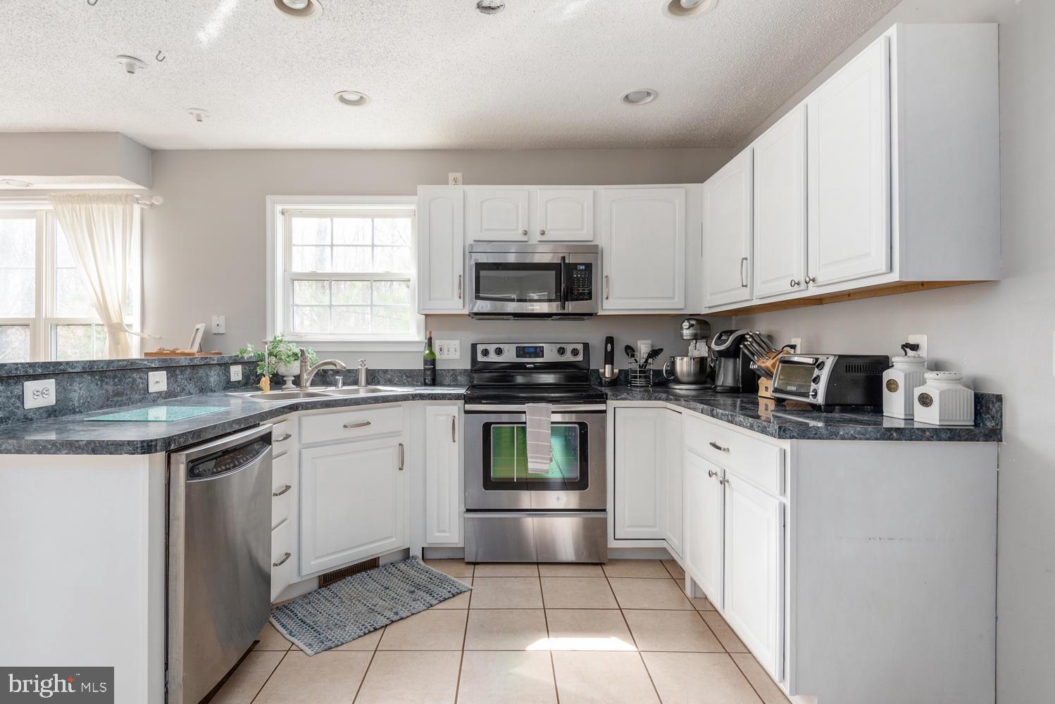 PRESIDENTIAL LAKES - Residential