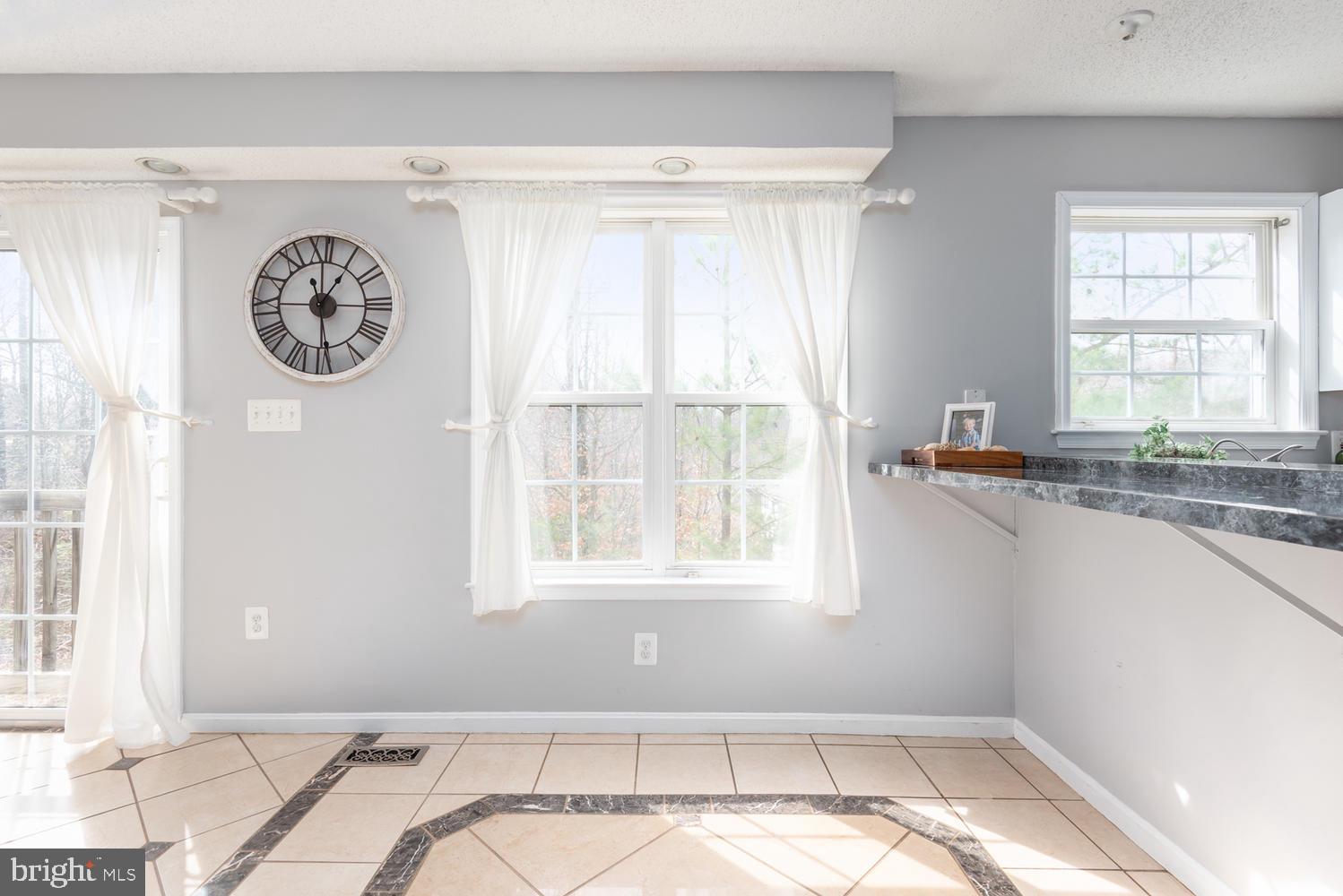 PRESIDENTIAL LAKES - Residential