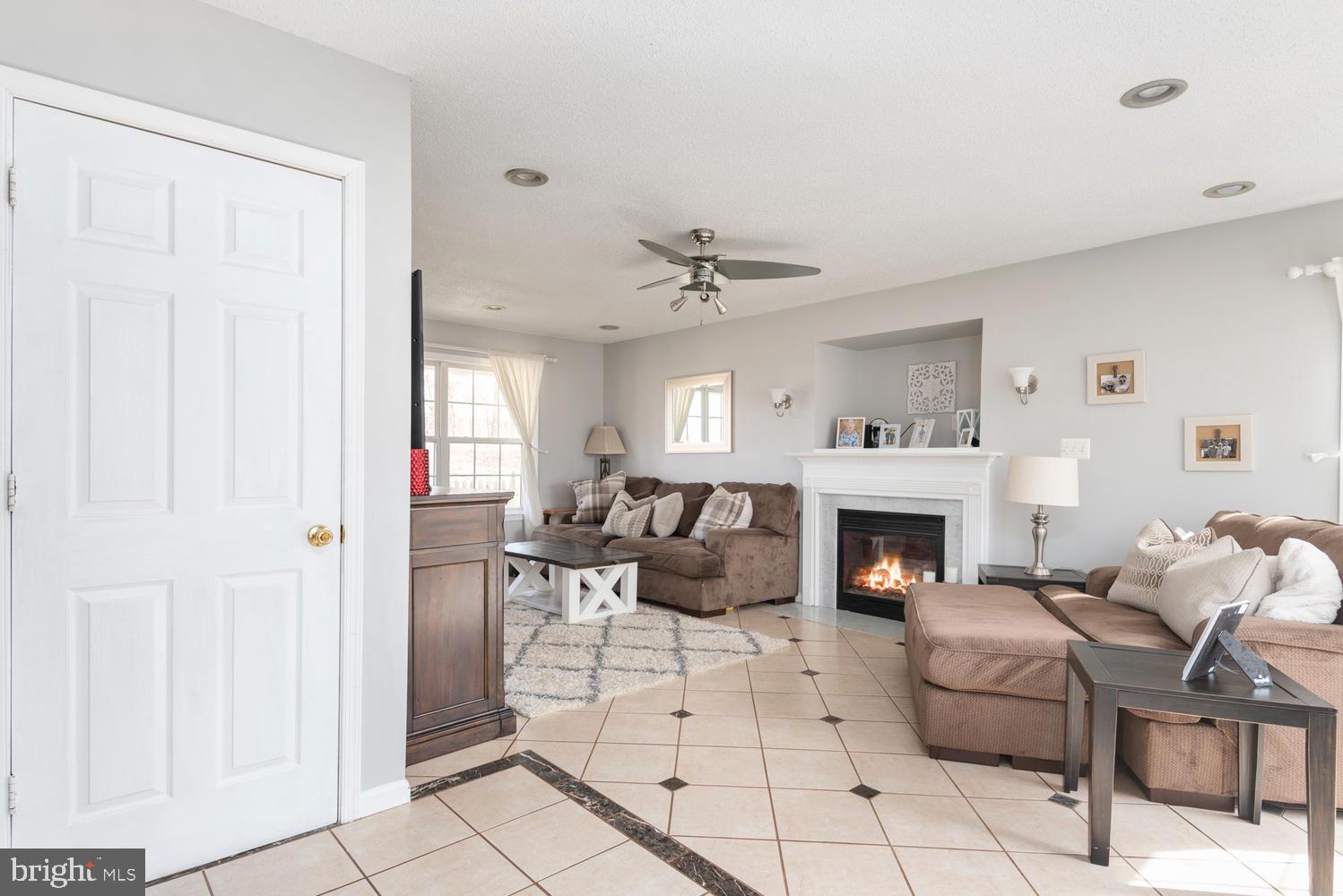 PRESIDENTIAL LAKES - Residential