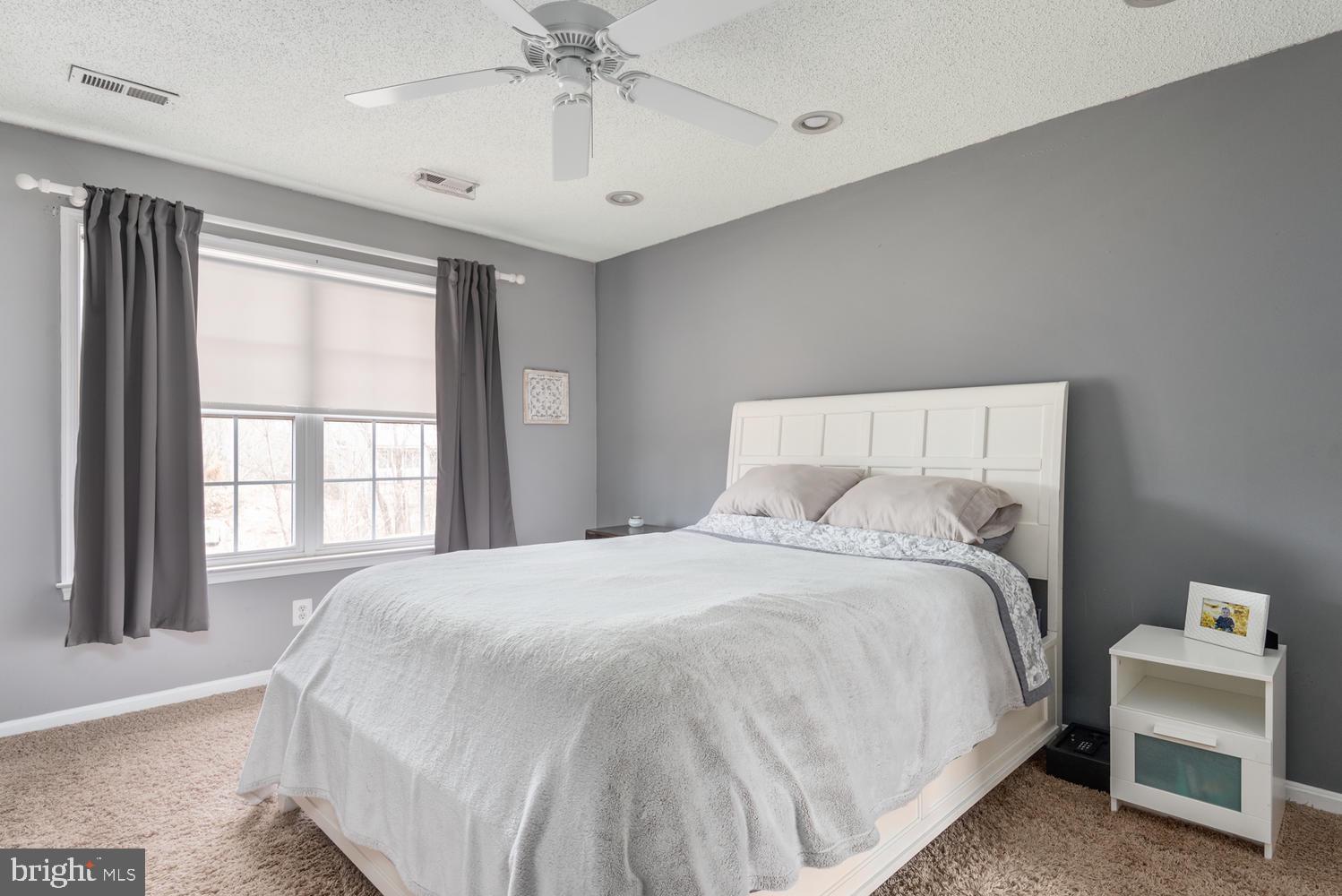 PRESIDENTIAL LAKES - Residential