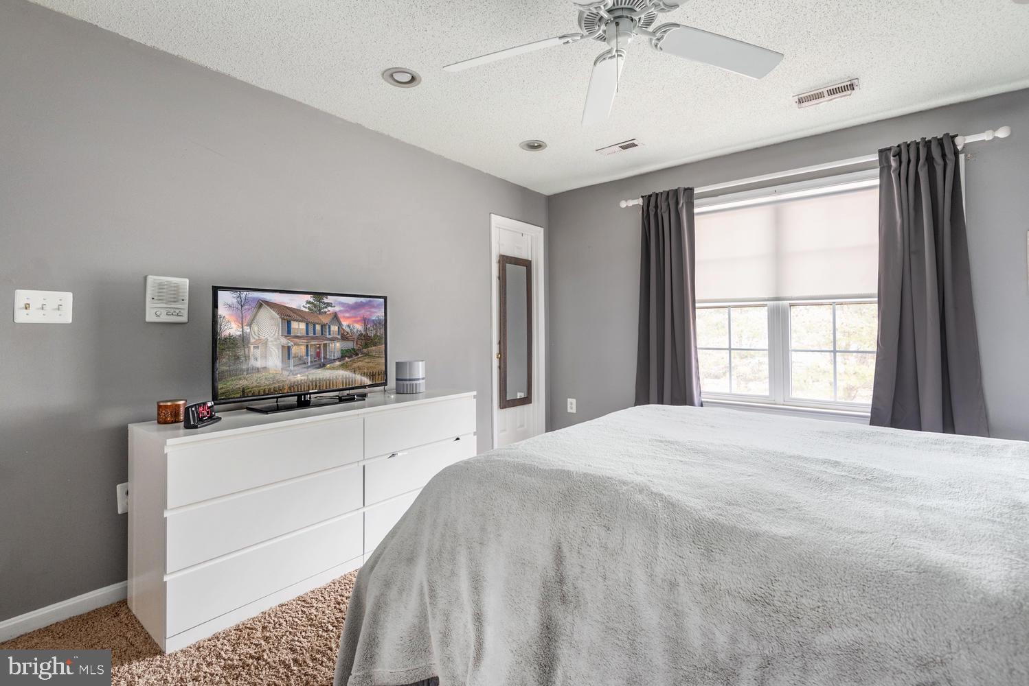 PRESIDENTIAL LAKES - Residential