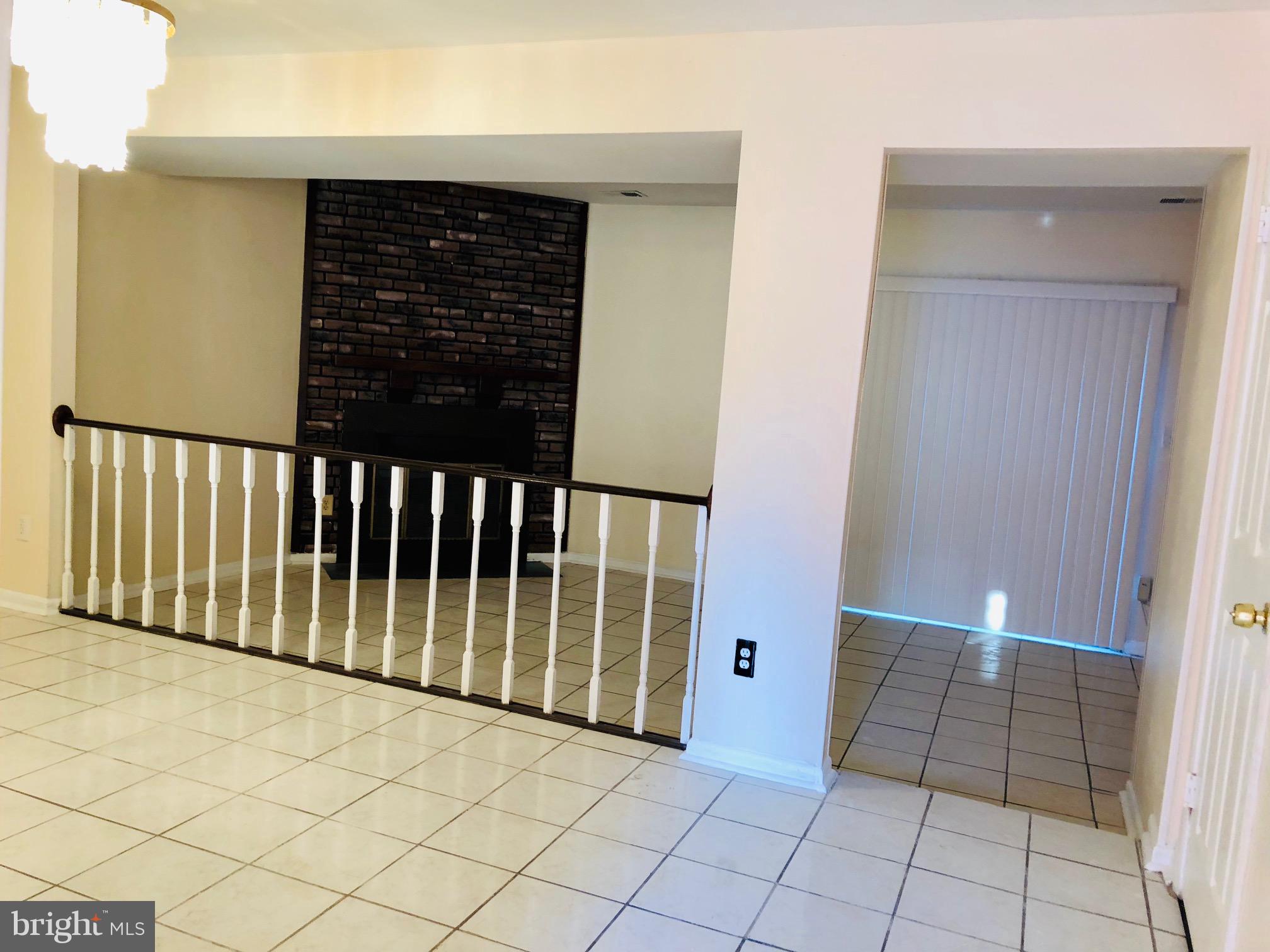 REFLECTION LAKE - Residential Lease