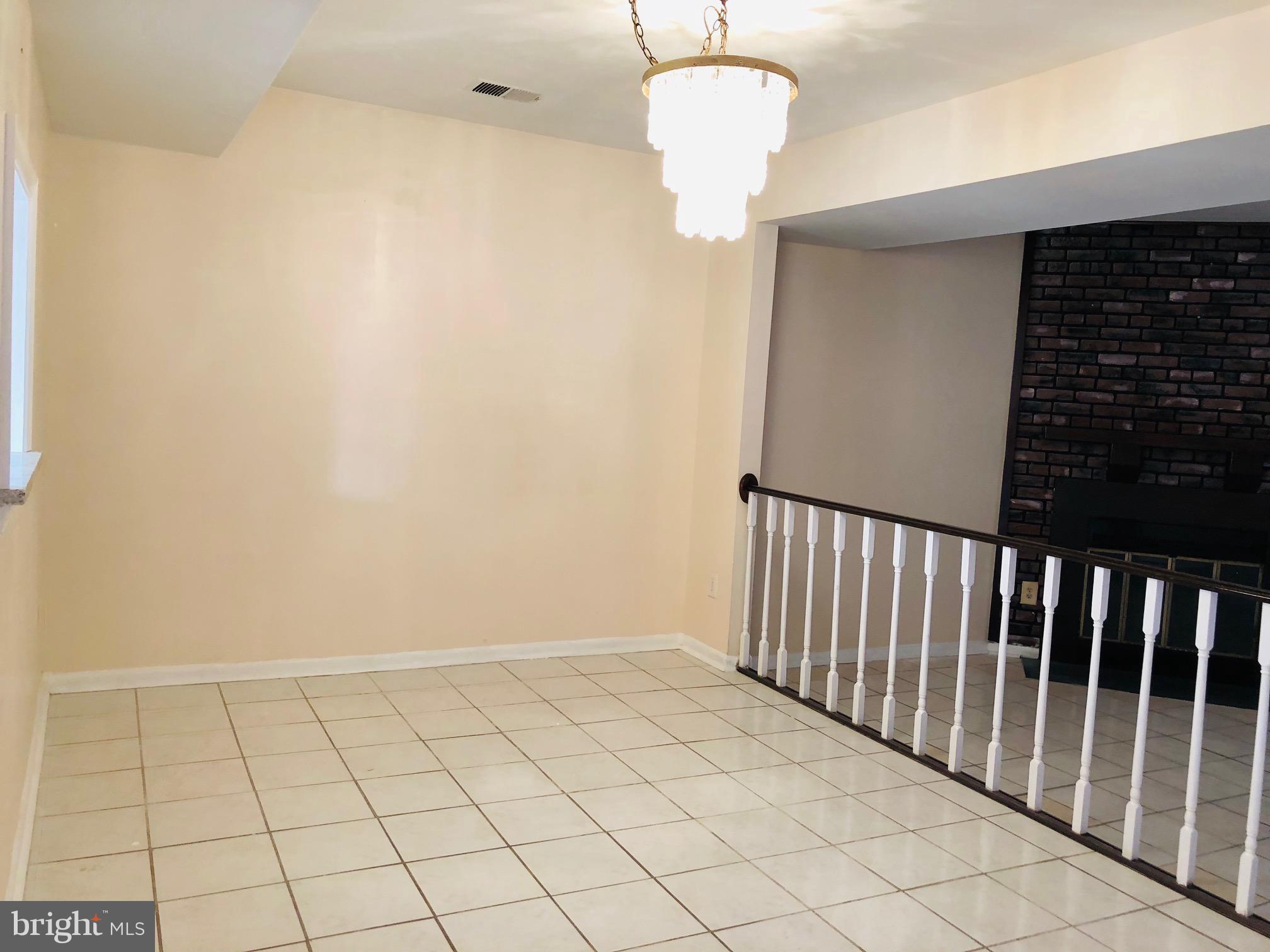 REFLECTION LAKE - Residential Lease