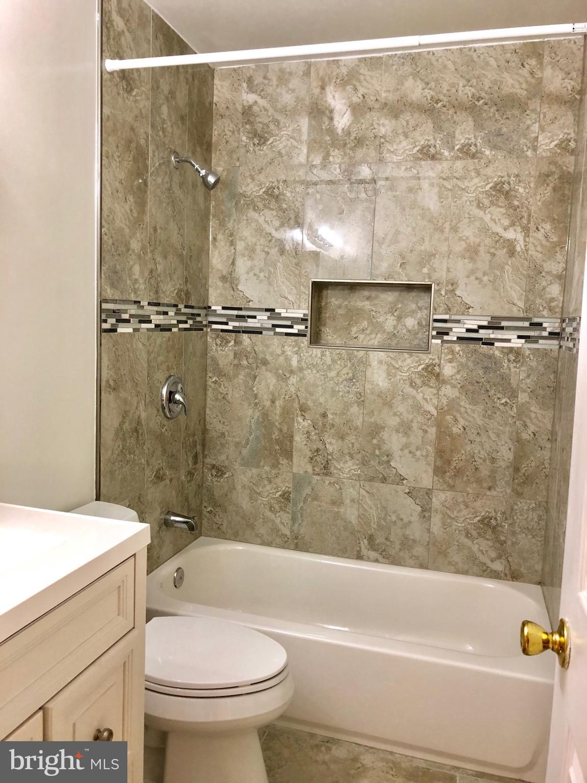 REFLECTION LAKE - Residential Lease