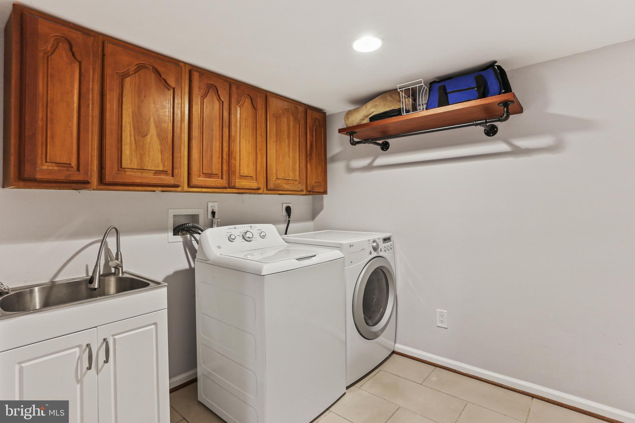 RIPPLING RIDGE - Residential