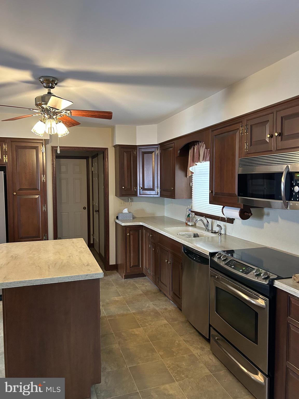 FOREST HILLS - Residential