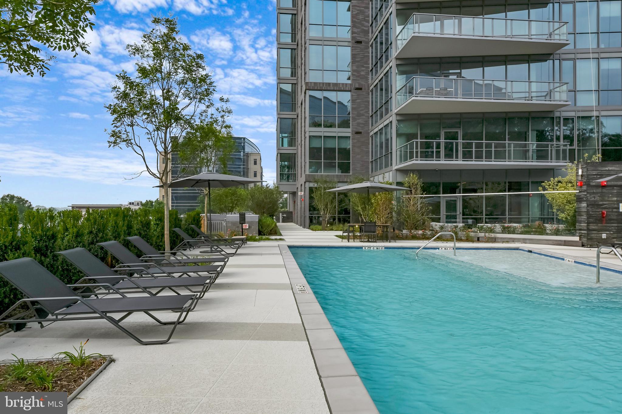 TYSONS CORNER - Residential