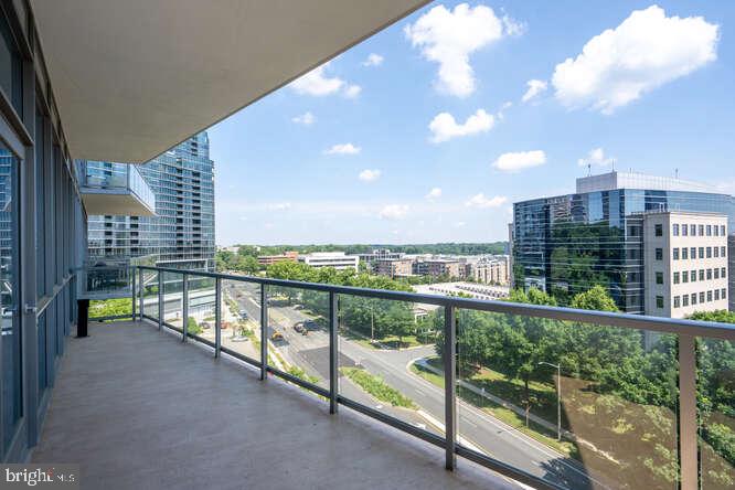 TYSONS CORNER - Residential