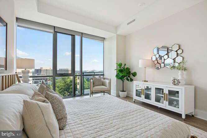 TYSONS CORNER - Residential