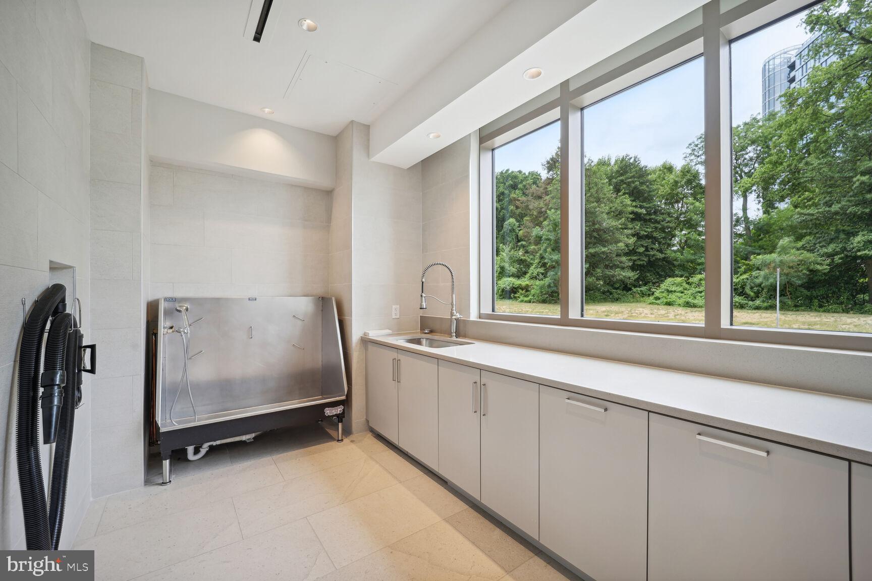 TYSONS CORNER - Residential