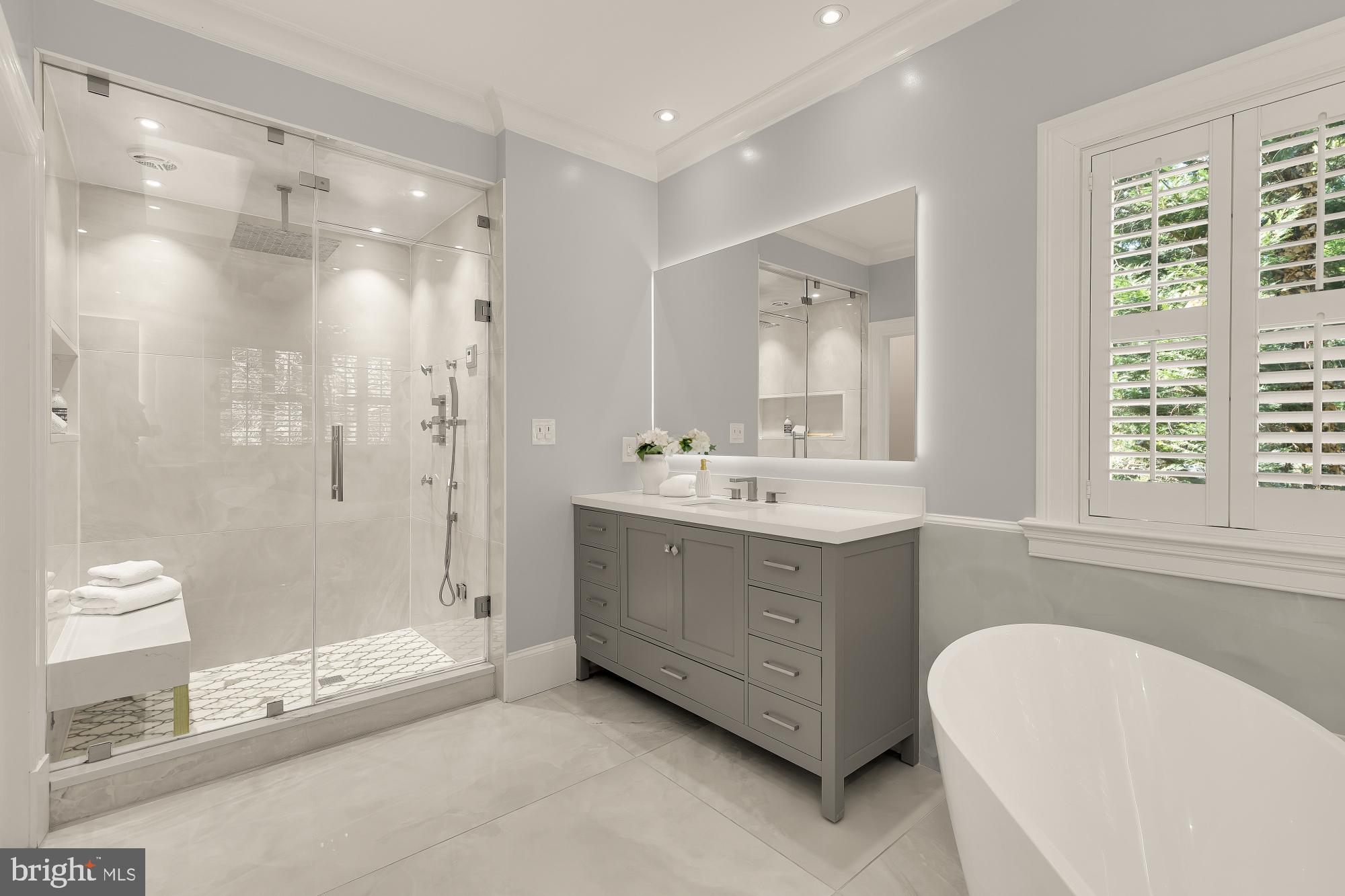 BRADLEY HILLS GROVE - Residential