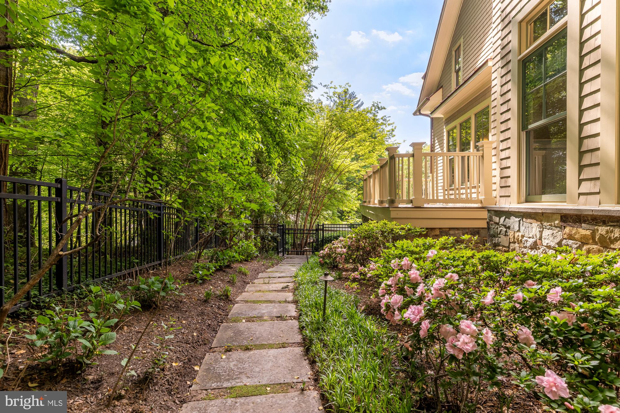 BRADLEY HILLS GROVE - Residential