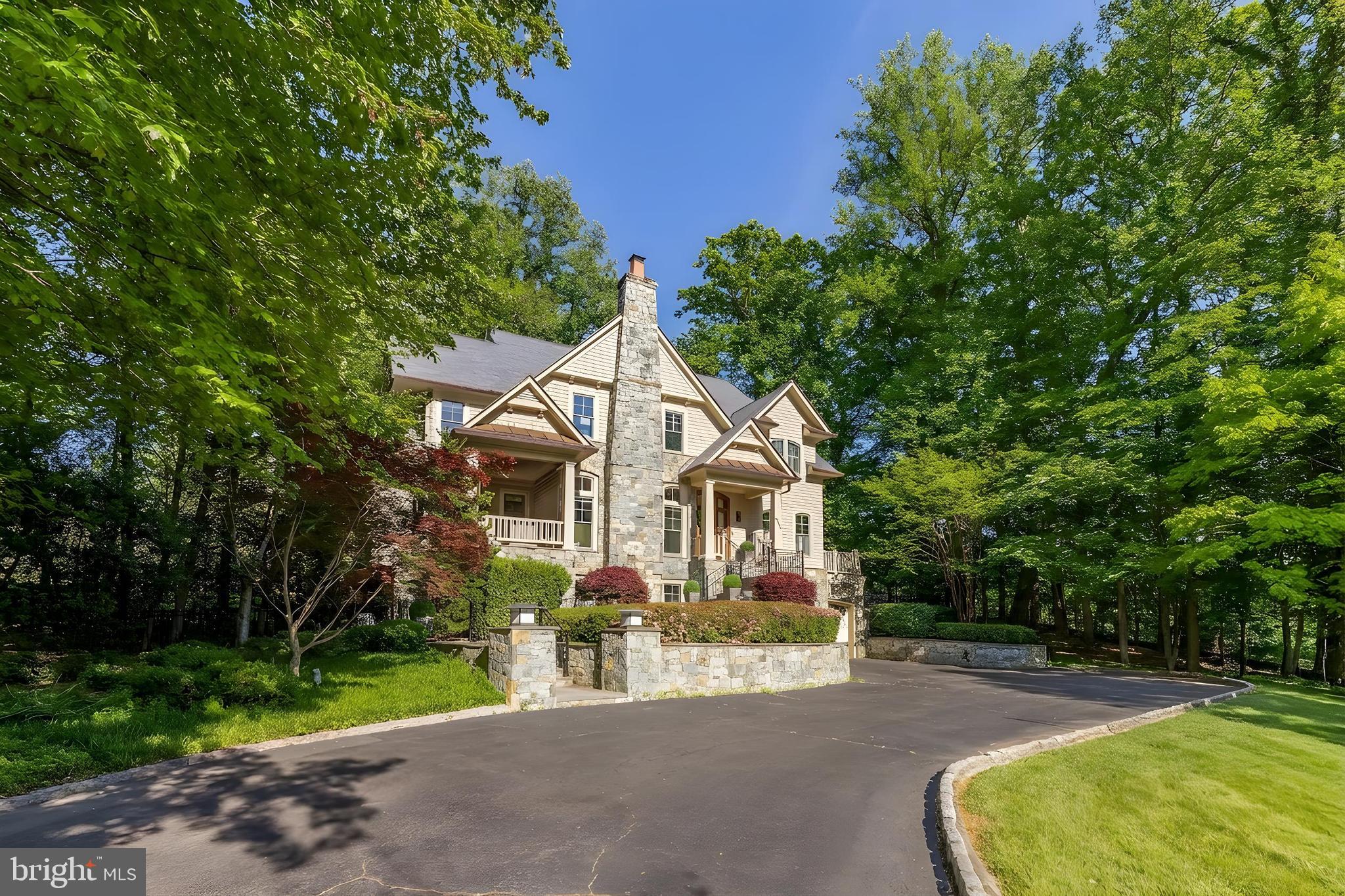 BRADLEY HILLS GROVE - Residential
