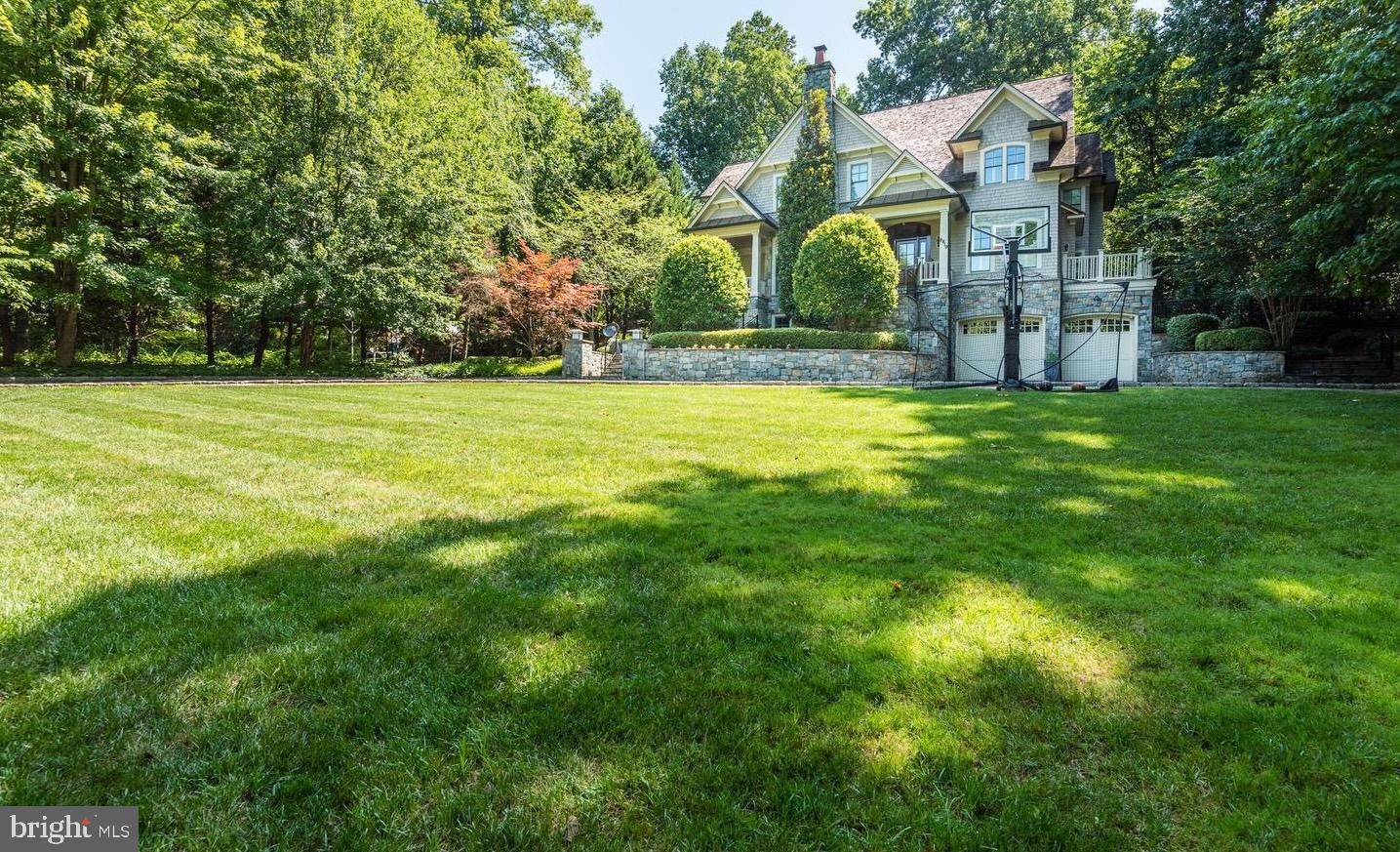 BRADLEY HILLS GROVE - Residential
