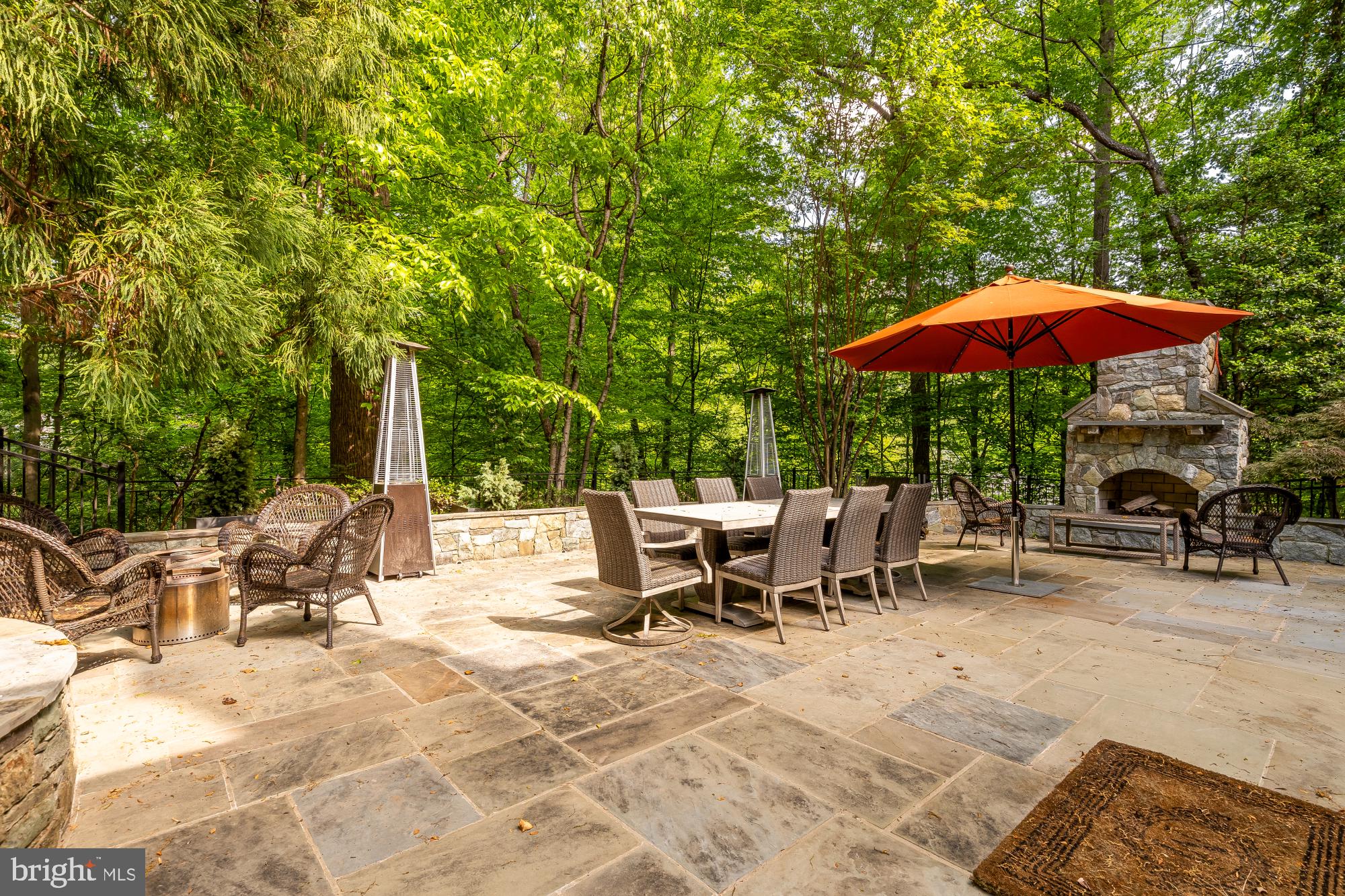 BRADLEY HILLS GROVE - Residential