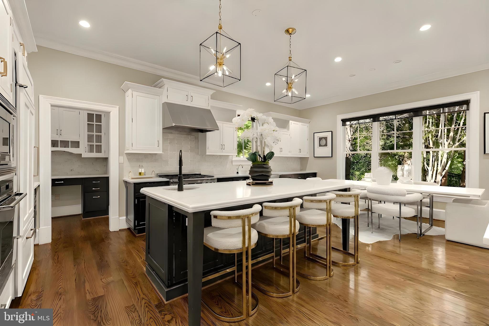 BRADLEY HILLS GROVE - Residential