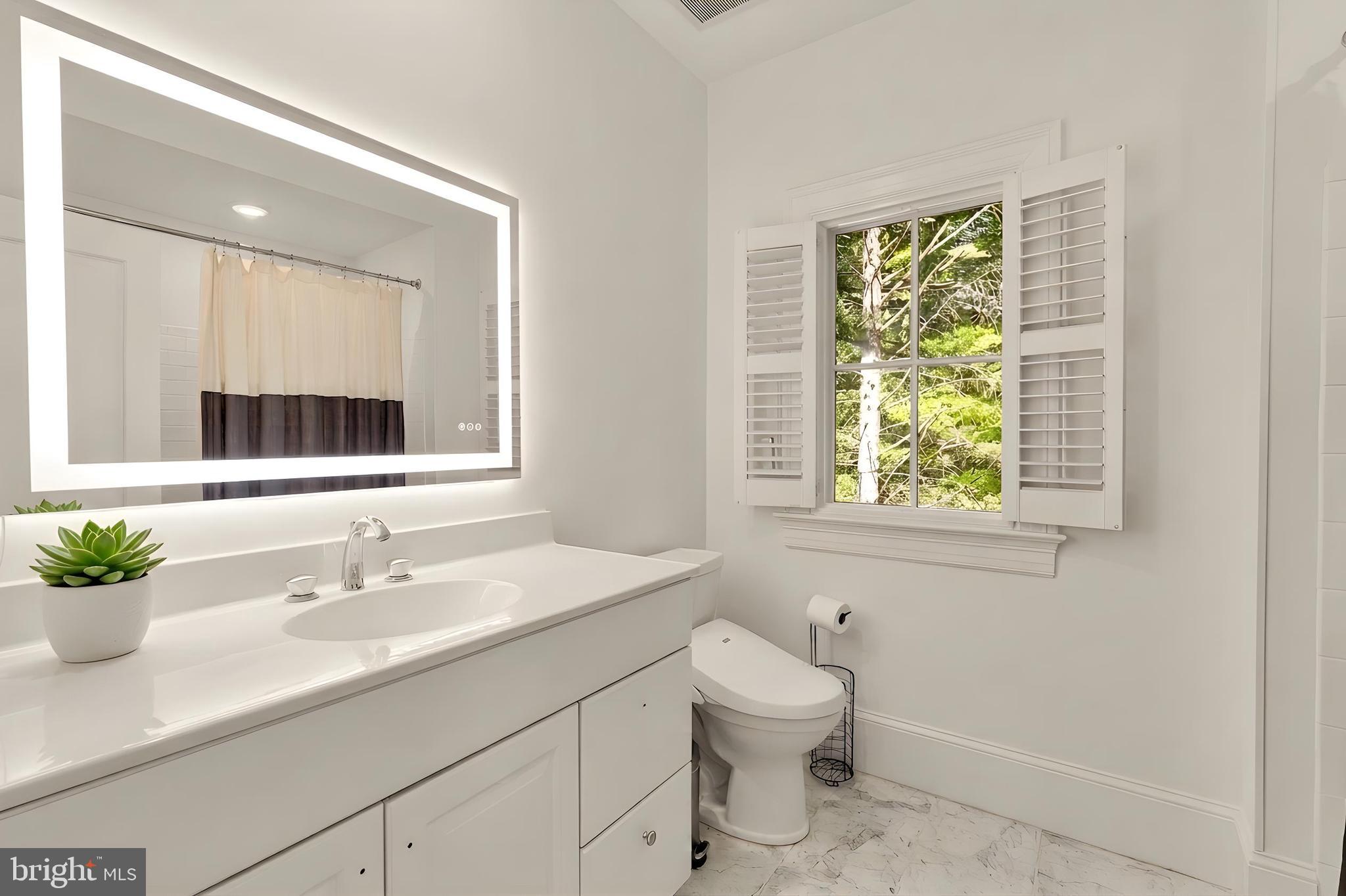 BRADLEY HILLS GROVE - Residential