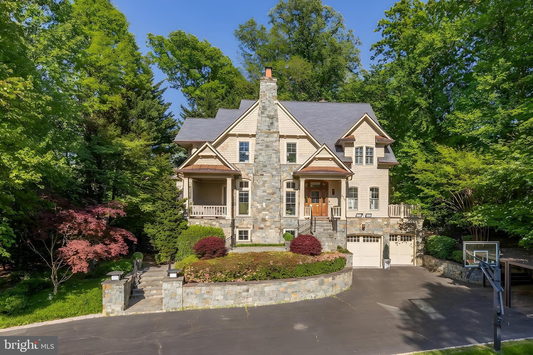 BRADLEY HILLS GROVE - Residential