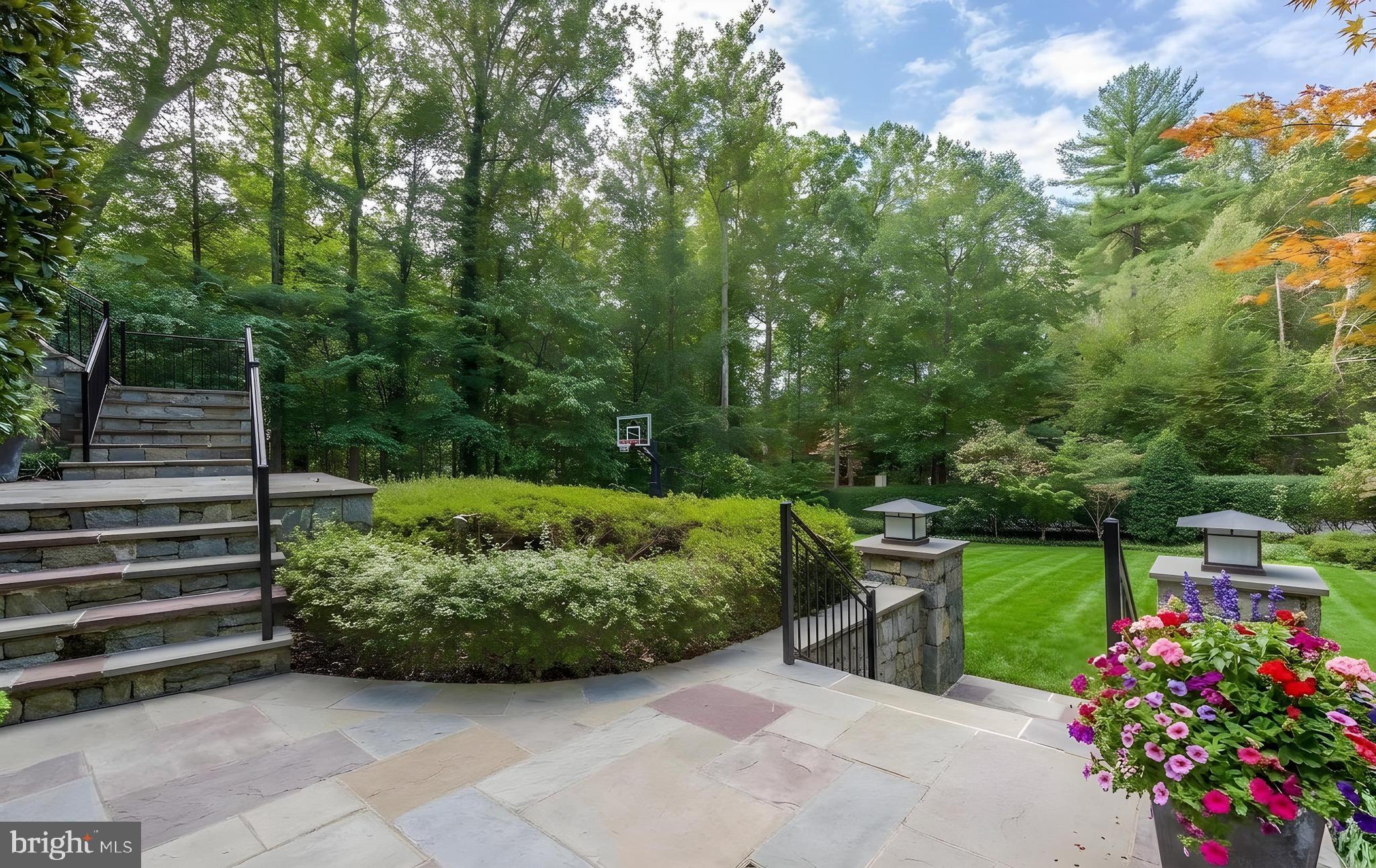 BRADLEY HILLS GROVE - Residential