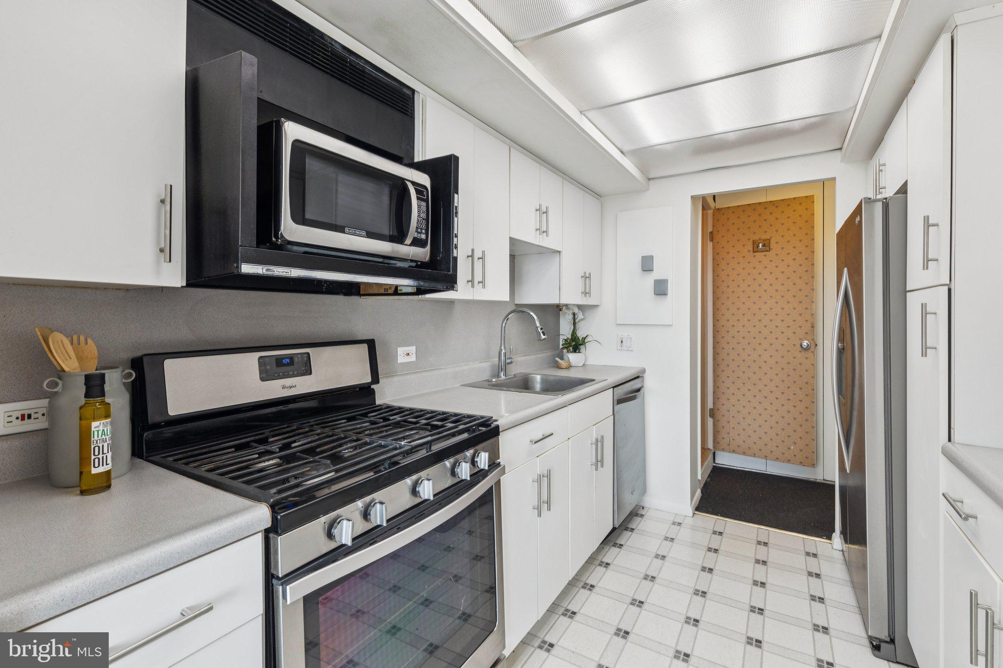 WASHINGTON SQ WEST - Residential