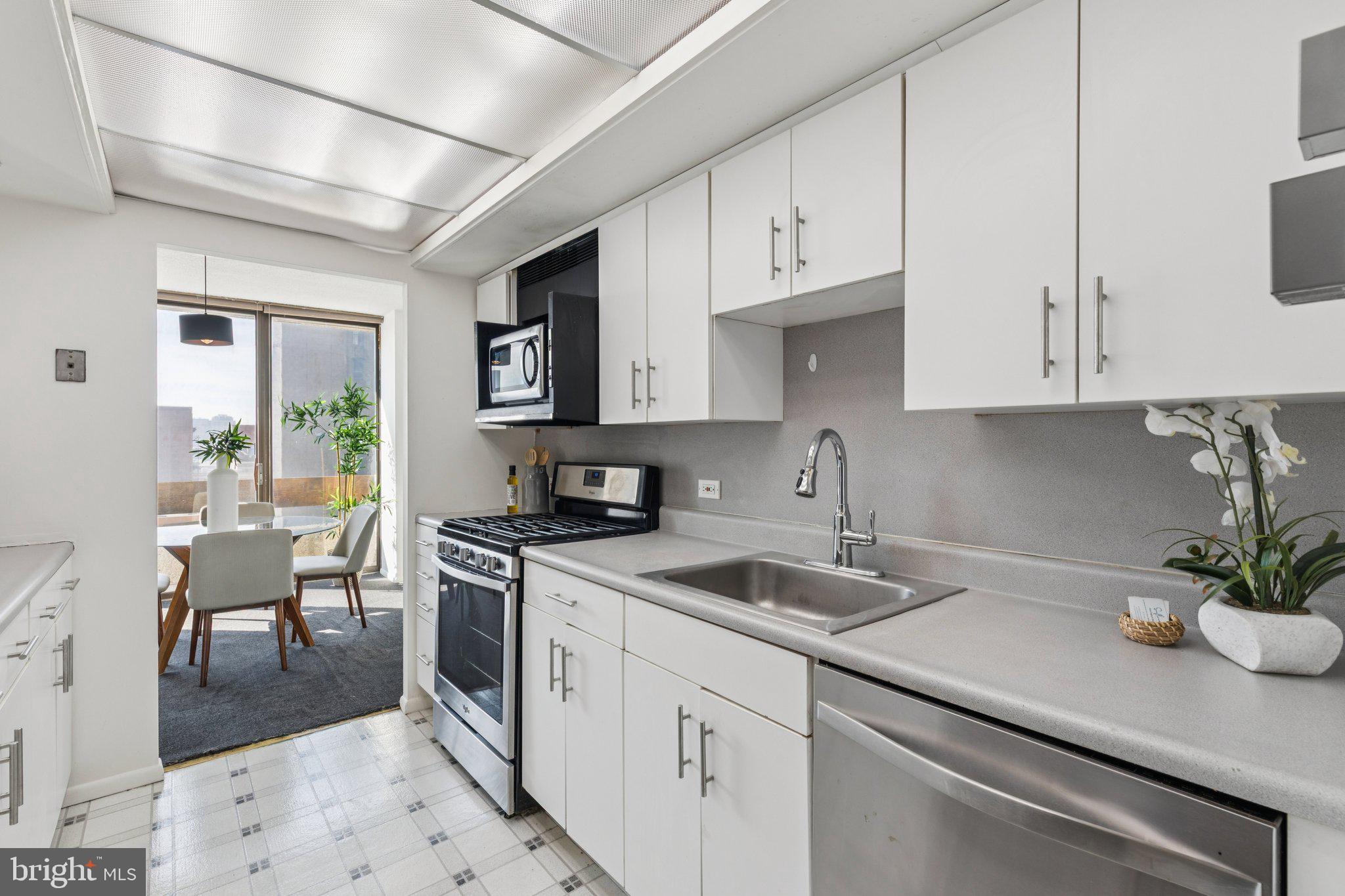 WASHINGTON SQ WEST - Residential